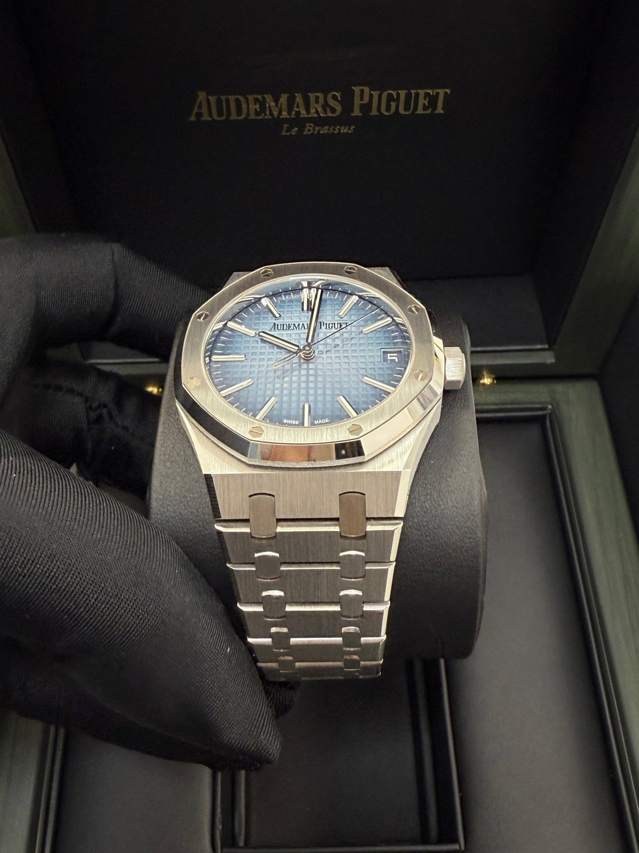 Audemars Piguet Royal Oak 41mm White Gold Smoked Blue Dial 15510BC.OO.1320BC.02 - WatchesOff5thWatch