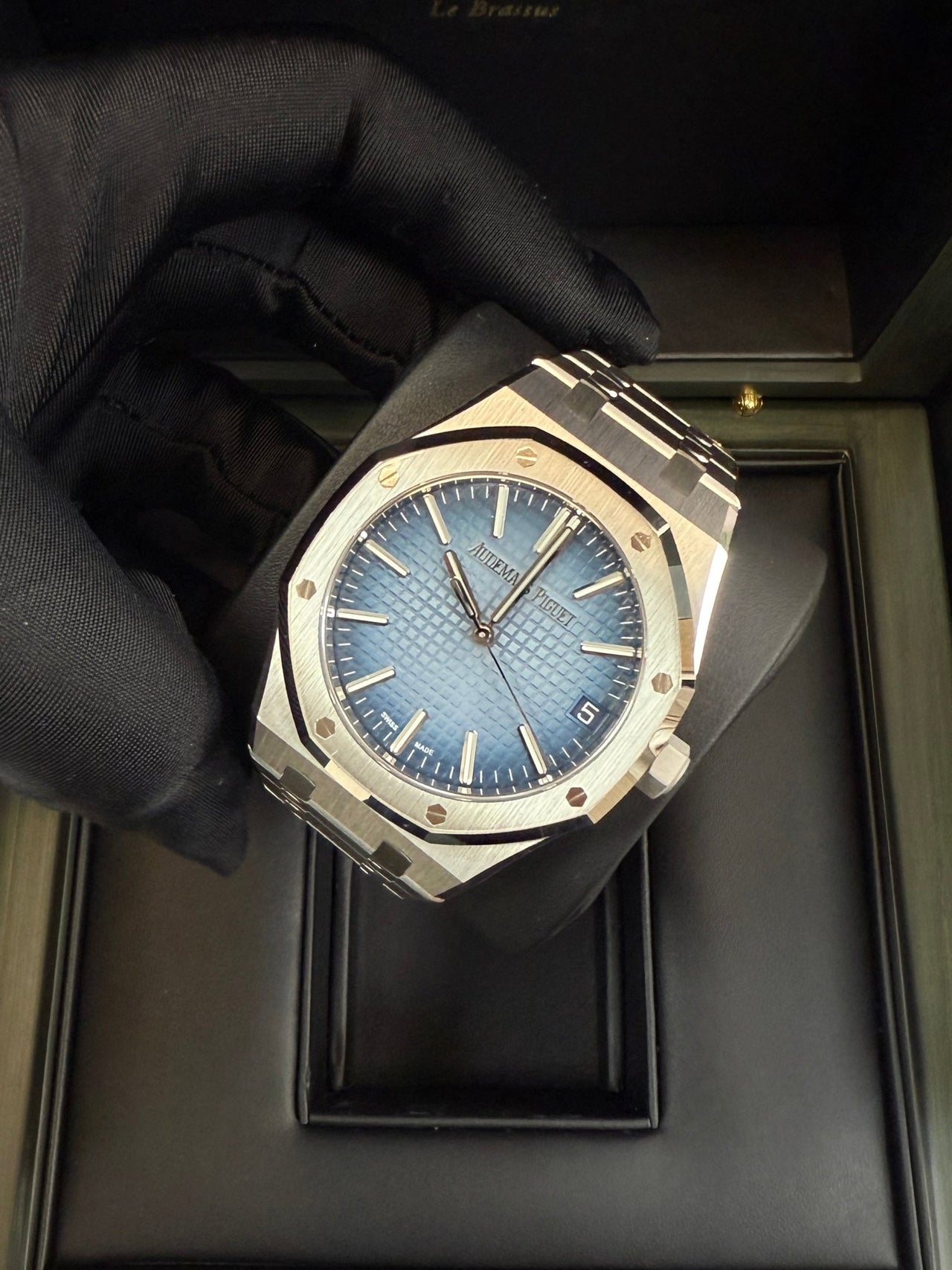 Audemars Piguet Royal Oak 41mm White Gold Smoked Blue Dial 15510BC.OO.1320BC.02 - WatchesOff5thWatch