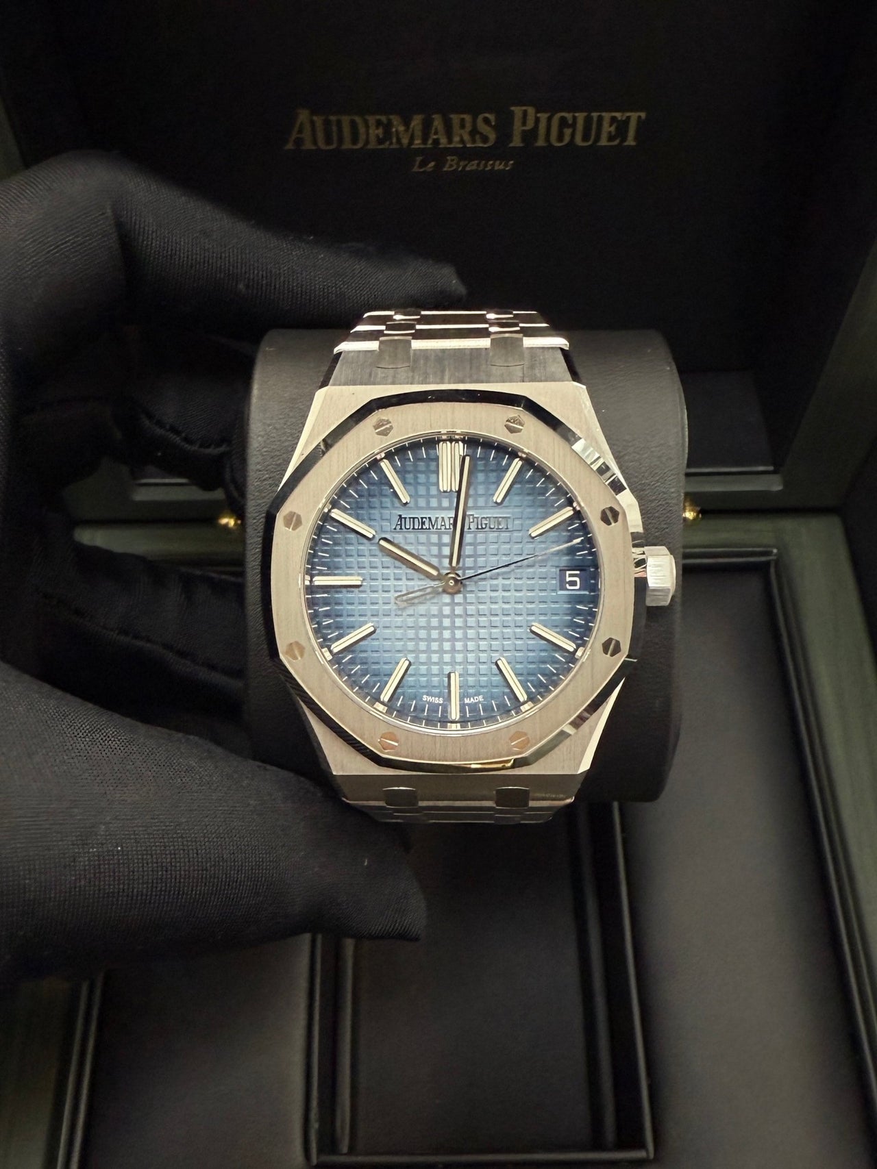 Audemars Piguet Royal Oak 41mm White Gold Smoked Blue Dial 15510BC.OO.1320BC.02 - WatchesOff5thWatch