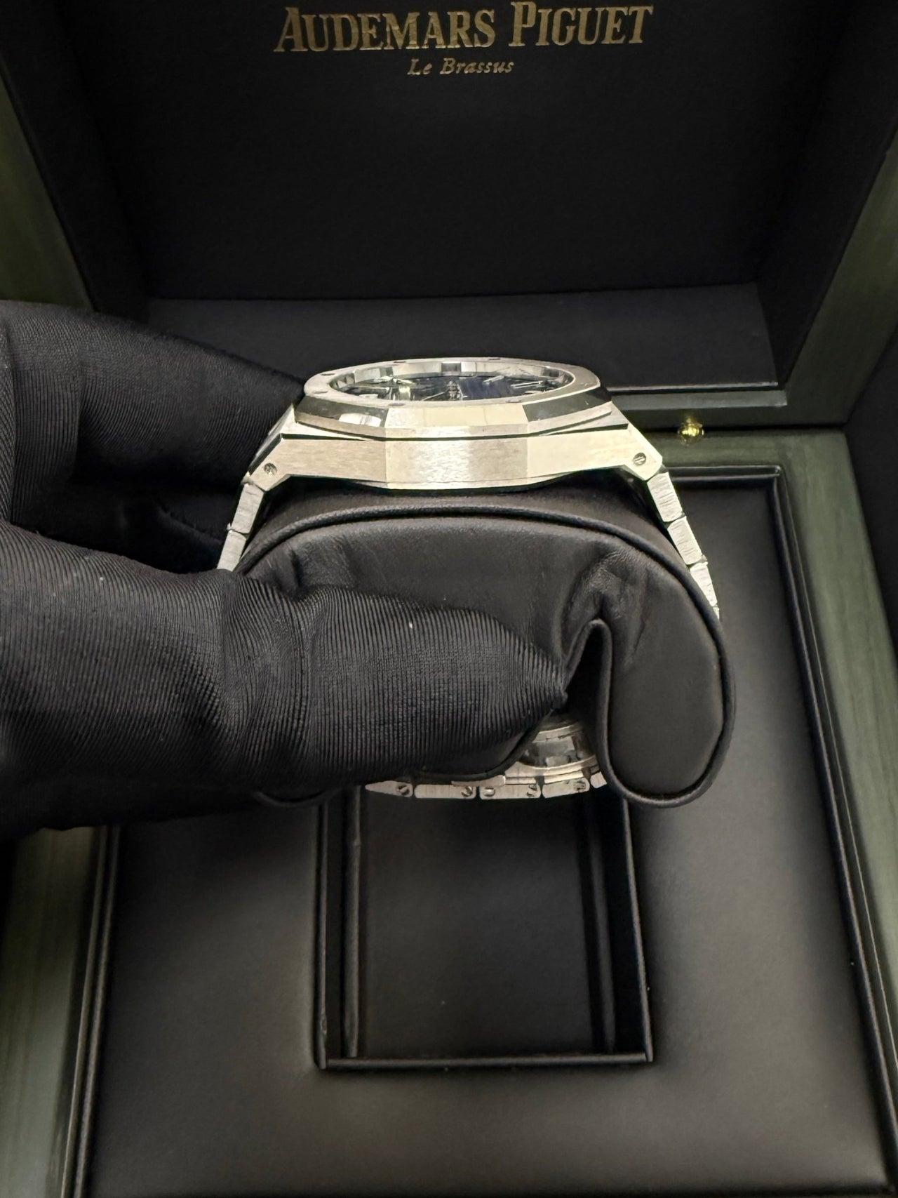 Audemars Piguet Royal Oak 41mm White Gold Smoked Blue Dial 15510BC.OO.1320BC.02 - WatchesOff5thWatch