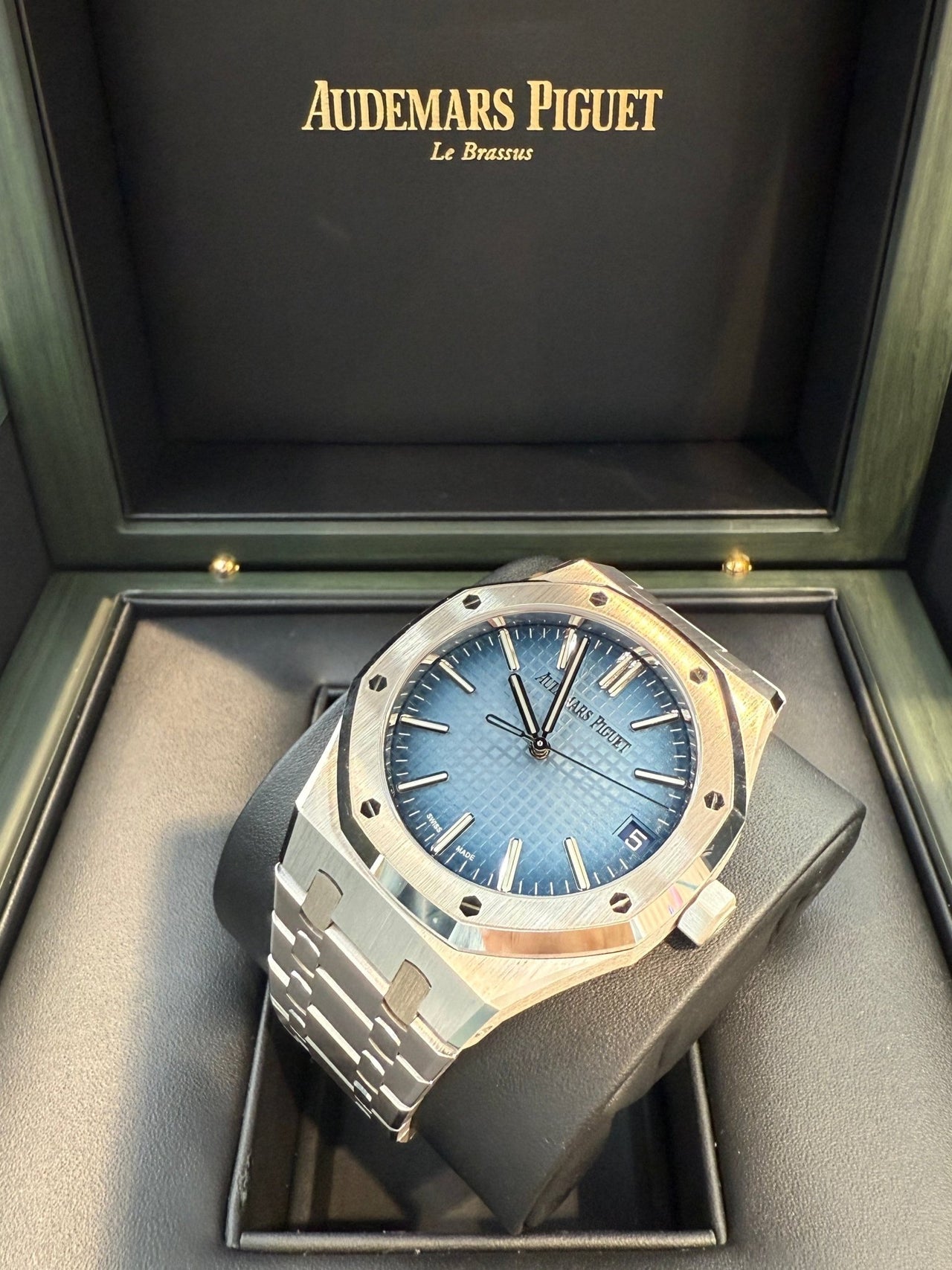 Audemars Piguet Royal Oak 41mm White Gold Smoked Blue Dial 15510BC.OO.1320BC.02 - WatchesOff5thWatch