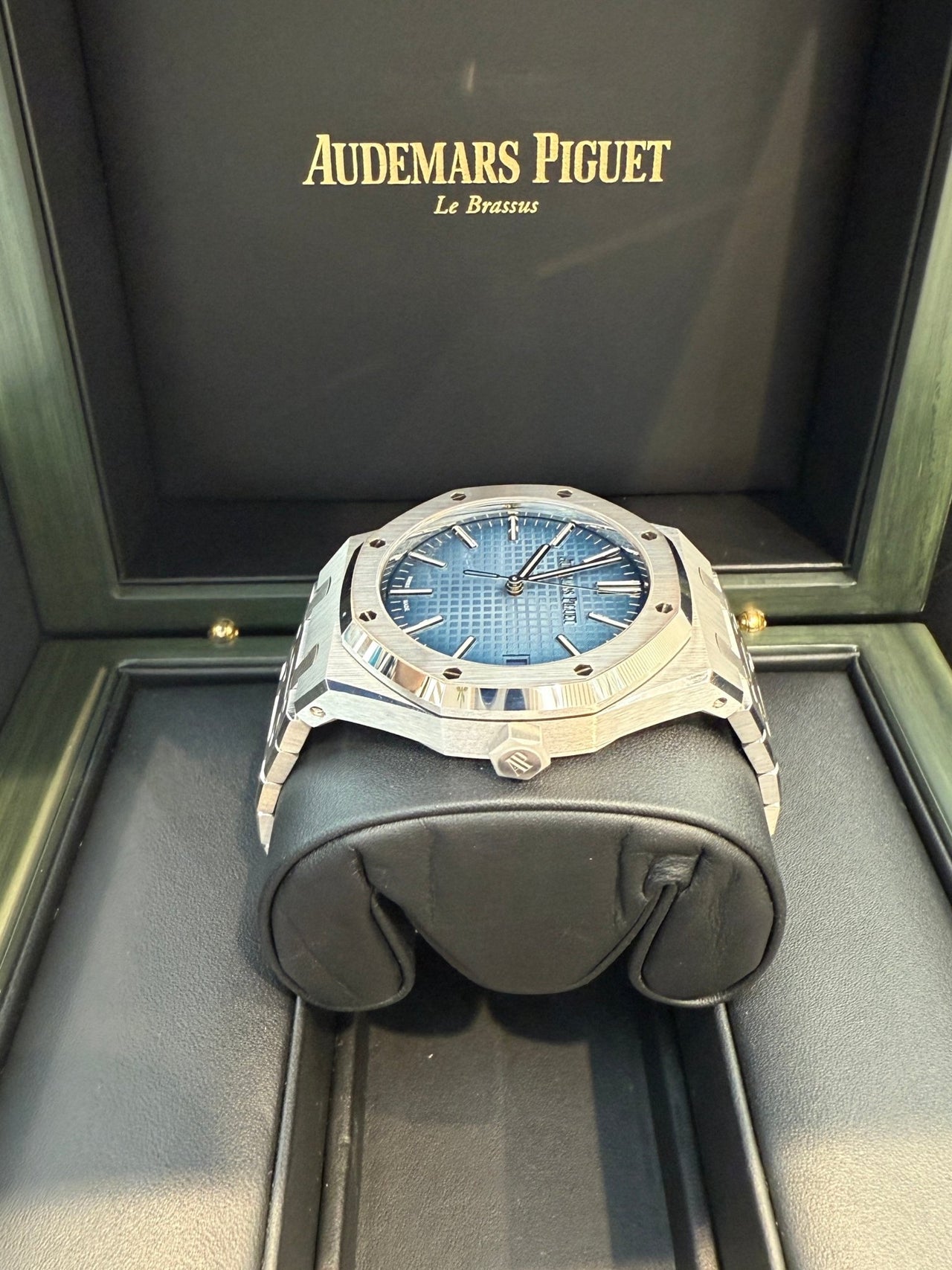 Audemars Piguet Royal Oak 41mm White Gold Smoked Blue Dial 15510BC.OO.1320BC.02 - WatchesOff5thWatch