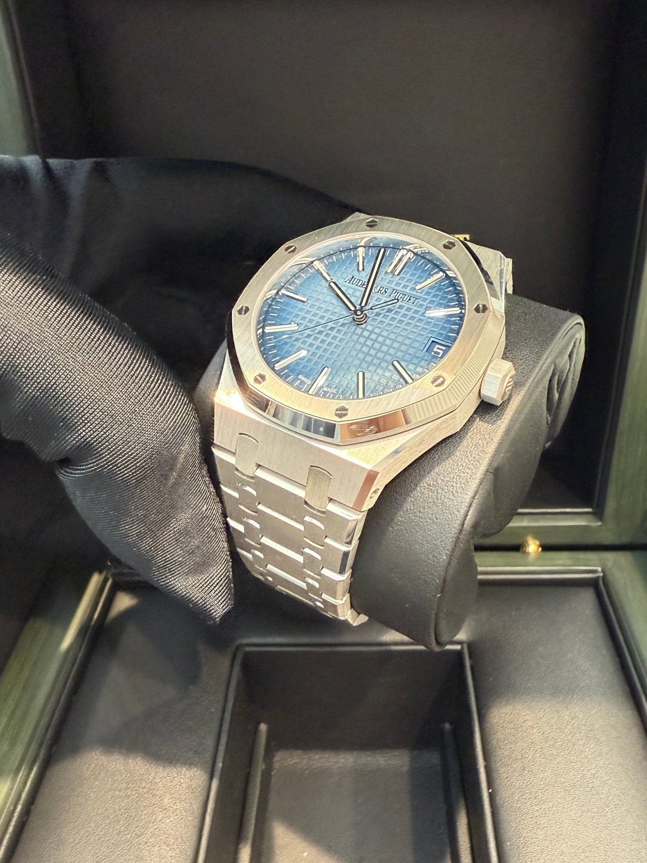Audemars Piguet Royal Oak 41mm White Gold Smoked Blue Dial 15510BC.OO.1320BC.02 - WatchesOff5thWatch