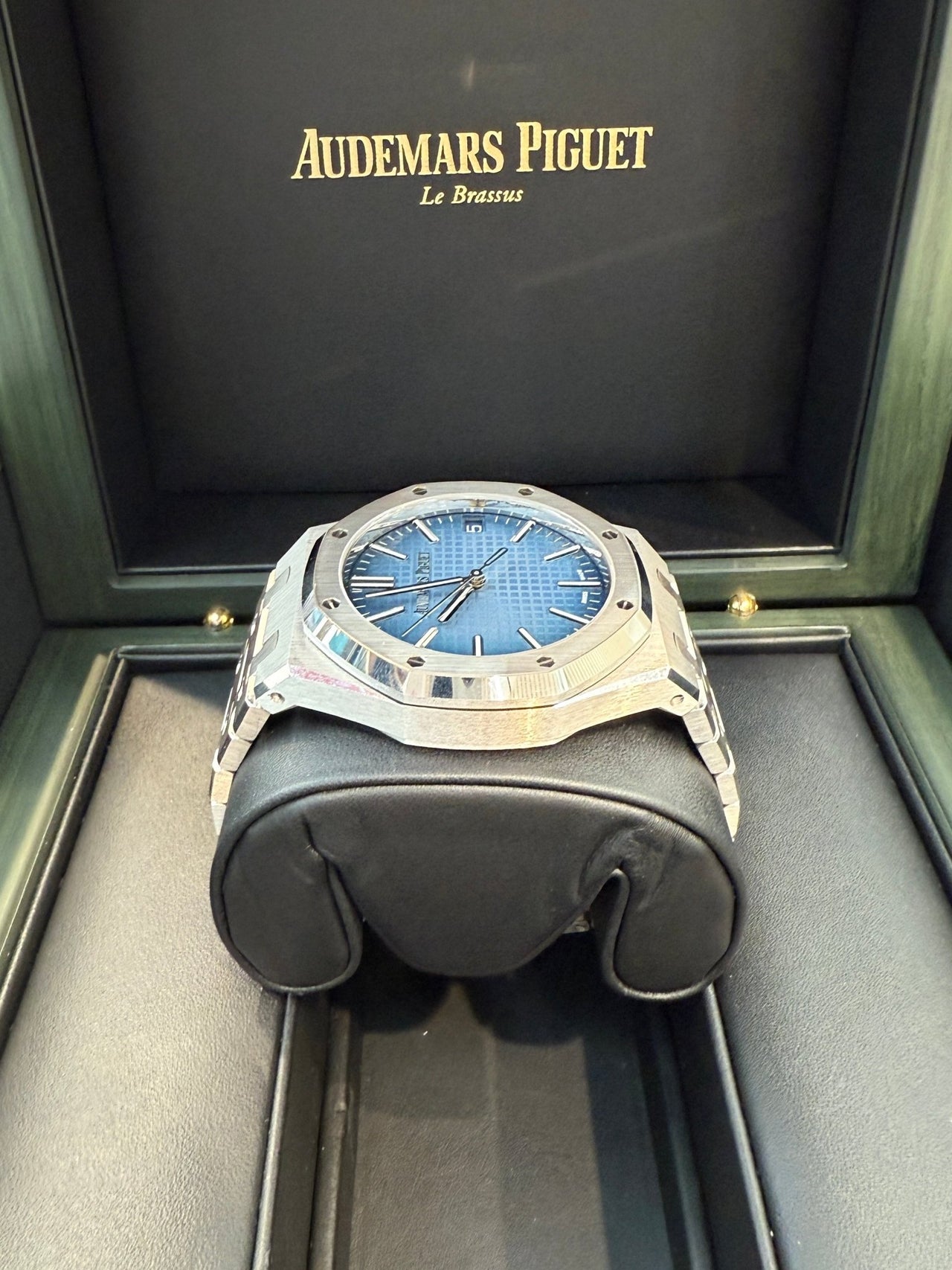 Audemars Piguet Royal Oak 41mm White Gold Smoked Blue Dial 15510BC.OO.1320BC.02 - WatchesOff5thWatch