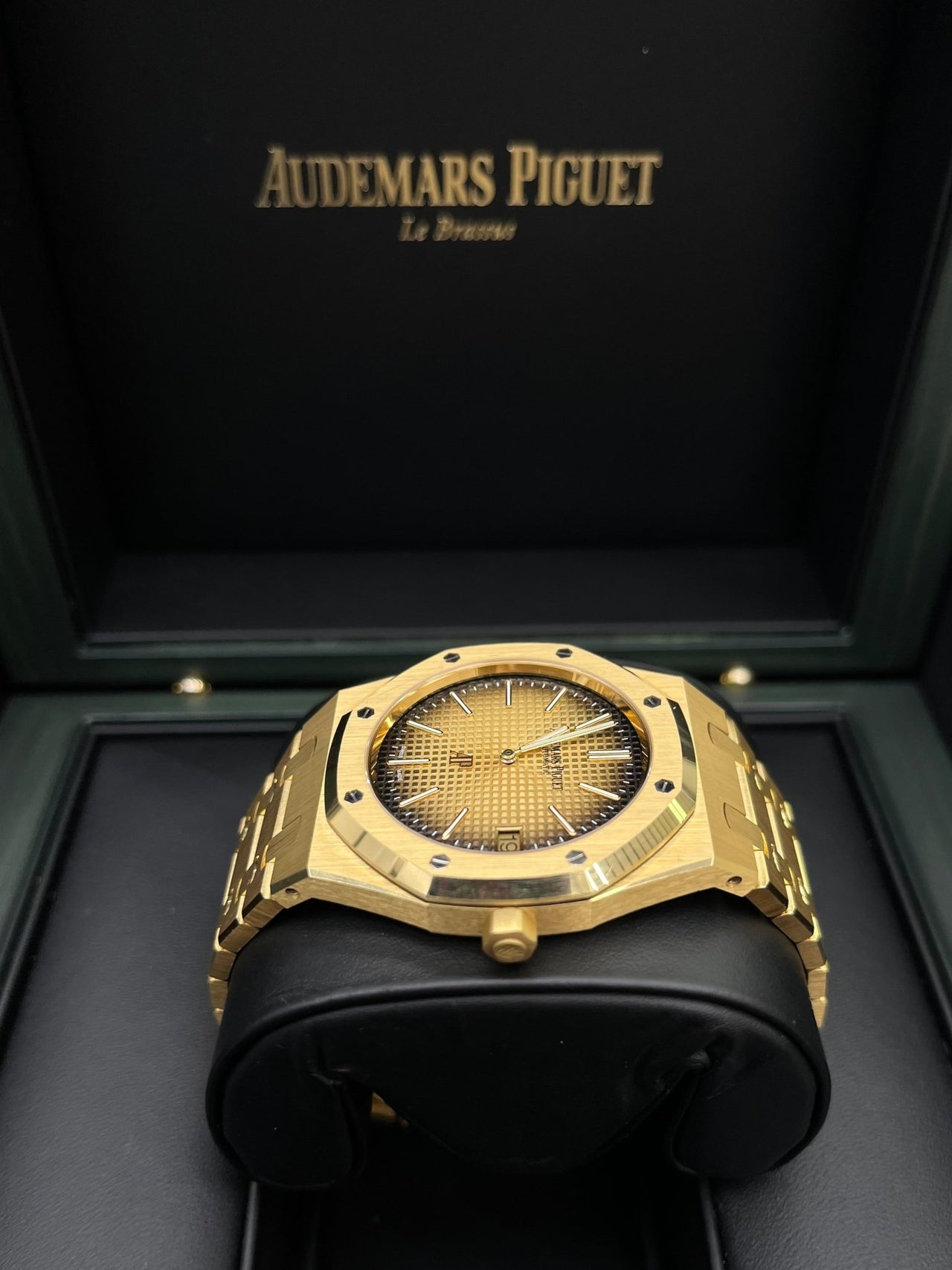 Audemars Piguet Royal Oak Jumbo (Ref# 16202BA.OO.1240BA.02) - WatchesOff5thWatch