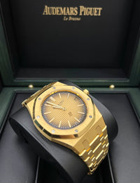 Thumbnail for Audemars Piguet Royal Oak Jumbo (Ref# 16202BA.OO.1240BA.02) - WatchesOff5thWatch