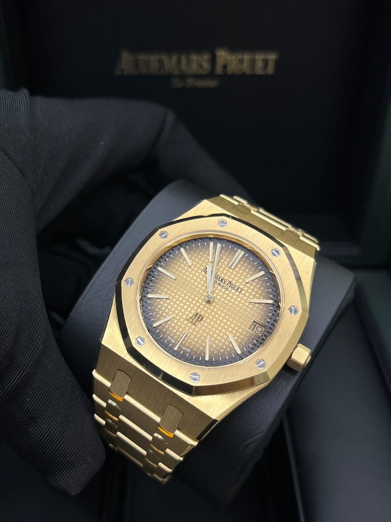 Audemars Piguet Royal Oak Jumbo (Ref# 16202BA.OO.1240BA.02) - WatchesOff5thWatch