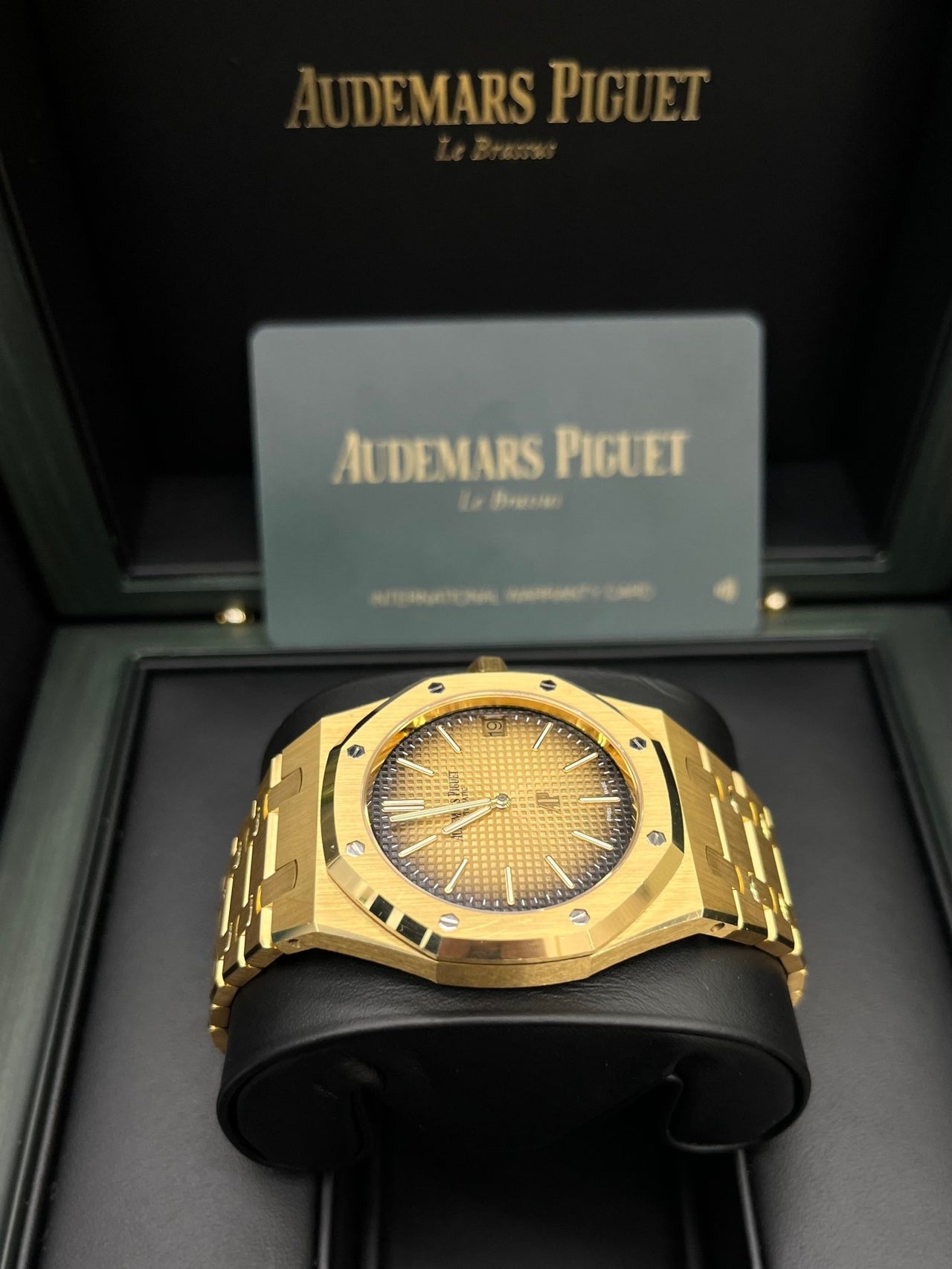 Audemars Piguet Royal Oak Jumbo (Ref# 16202BA.OO.1240BA.02) - WatchesOff5thWatch