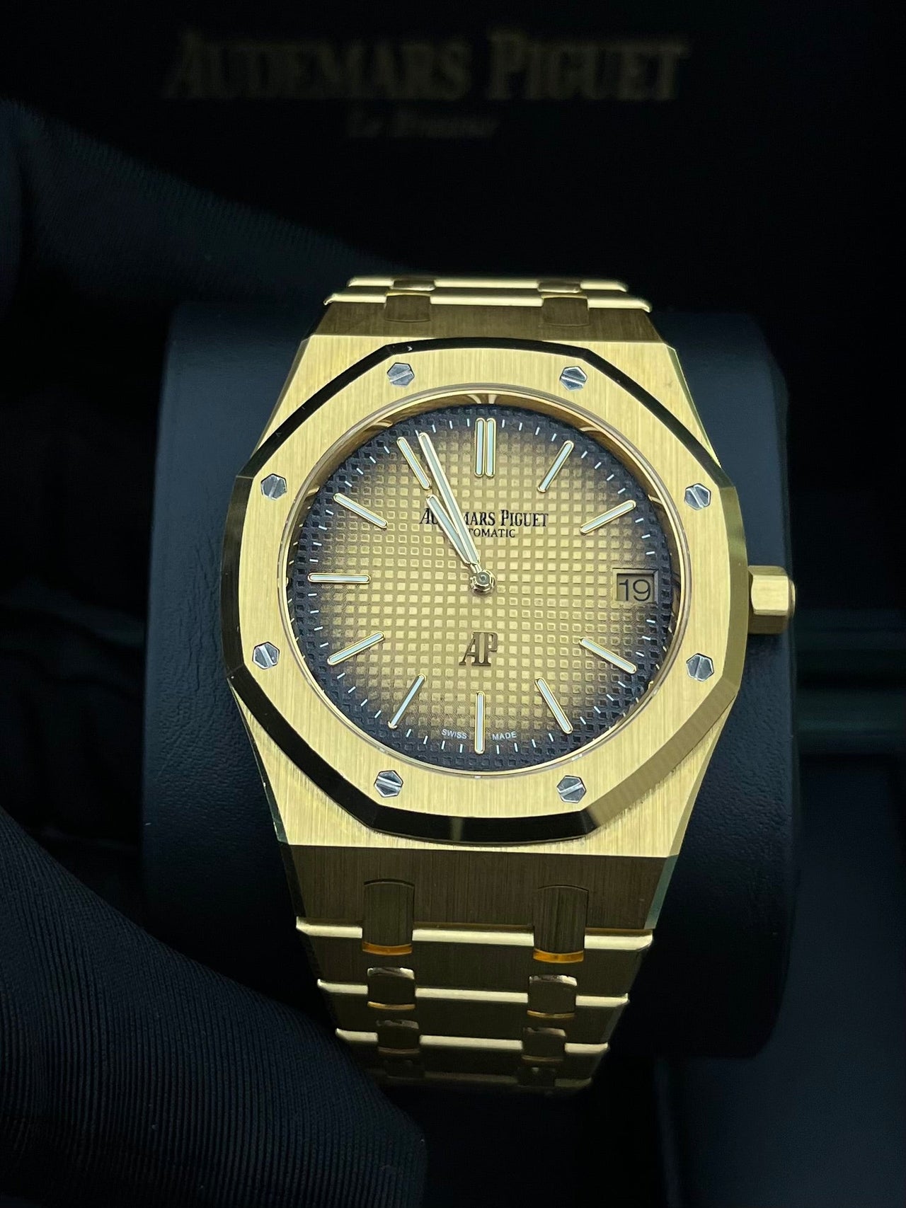 Audemars Piguet Royal Oak Jumbo (Ref# 16202BA.OO.1240BA.02) - WatchesOff5thWatch