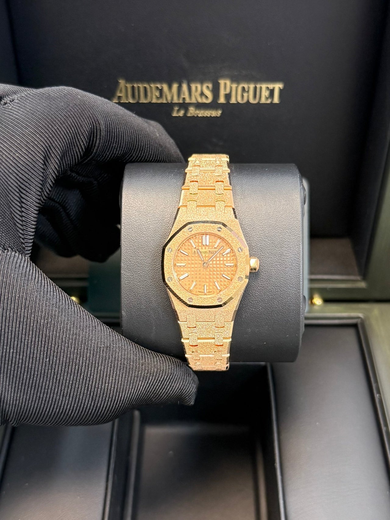 Audemars Piguet ROYAL OAK MINI FROSTED GOLD QUARTZ Ref. 67630OR.GG.1312OR.01 - WatchesOff5thWatch