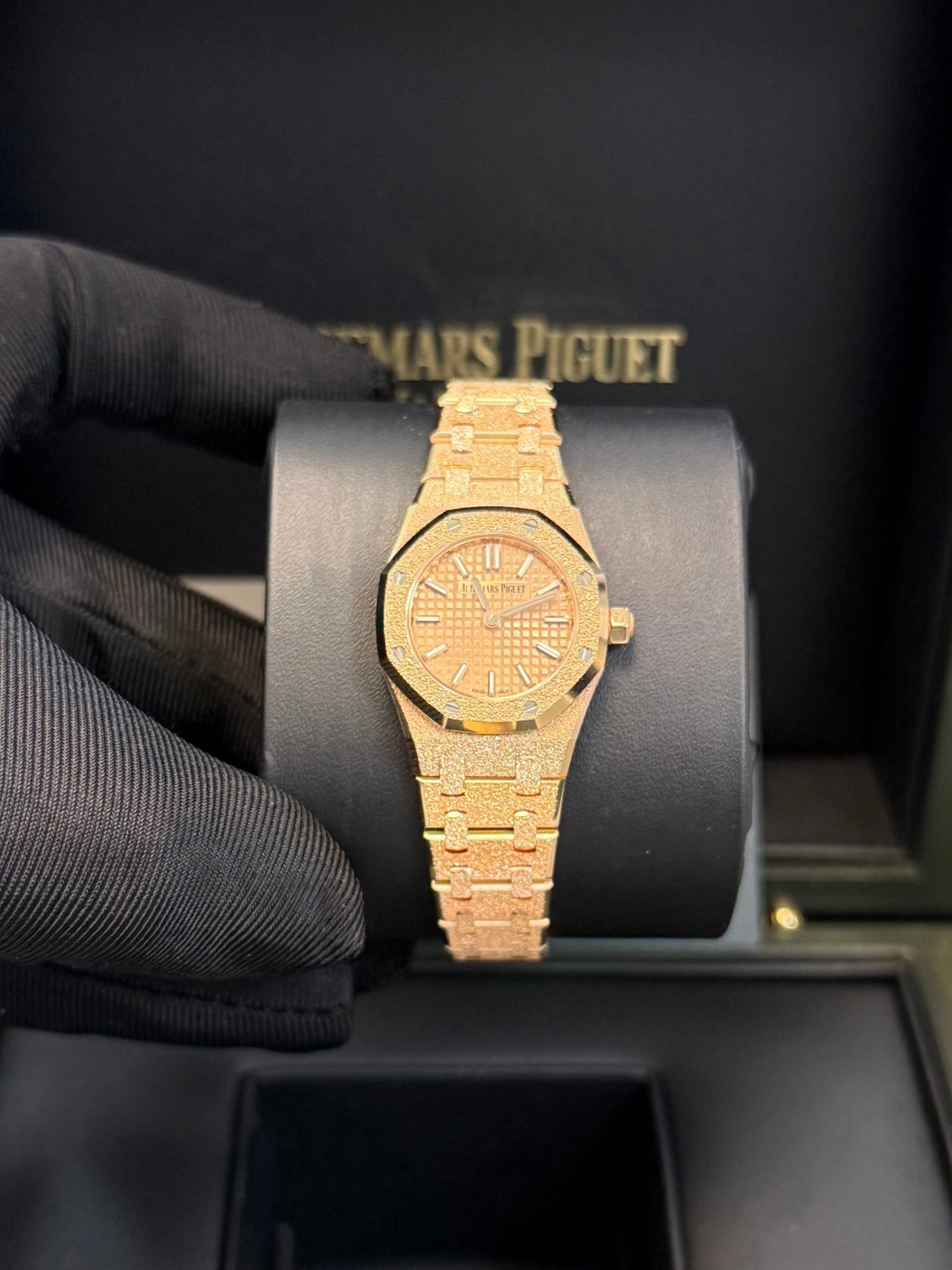Audemars Piguet ROYAL OAK MINI FROSTED GOLD QUARTZ Ref. 67630OR.GG.1312OR.01 - WatchesOff5thWatch