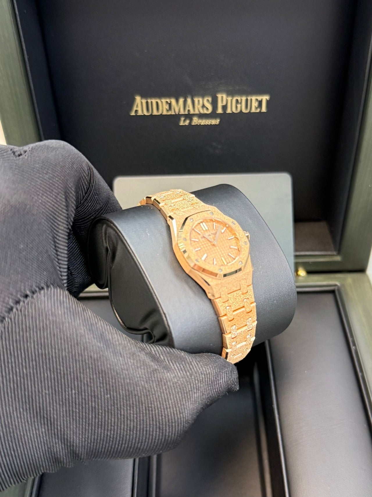 Audemars Piguet ROYAL OAK MINI FROSTED GOLD QUARTZ Ref. 67630OR.GG.1312OR.01 - WatchesOff5thWatch