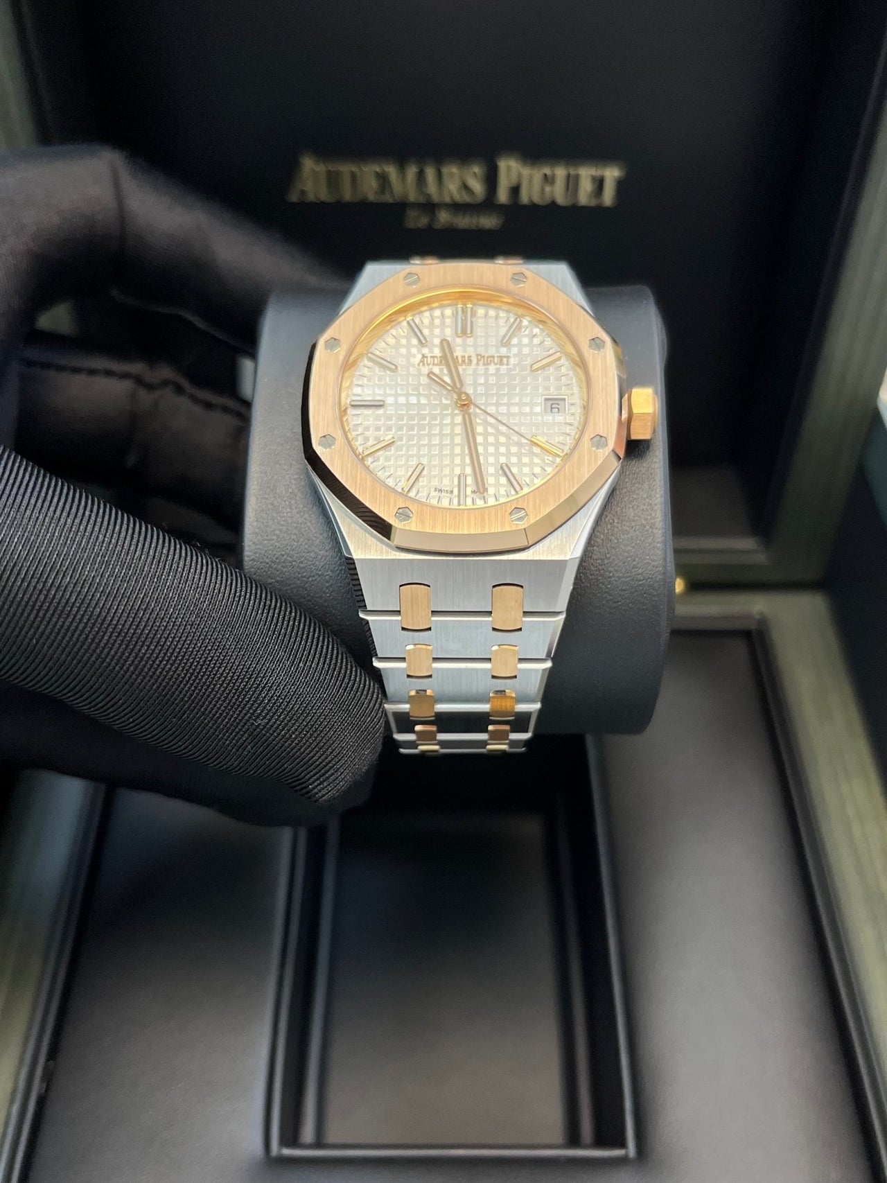 Audemars Piguet Royal Oak Selfwinding "50th Anniversary" 37mm 15550SR.OO.1356SR.01 - WatchesOff5thWatch