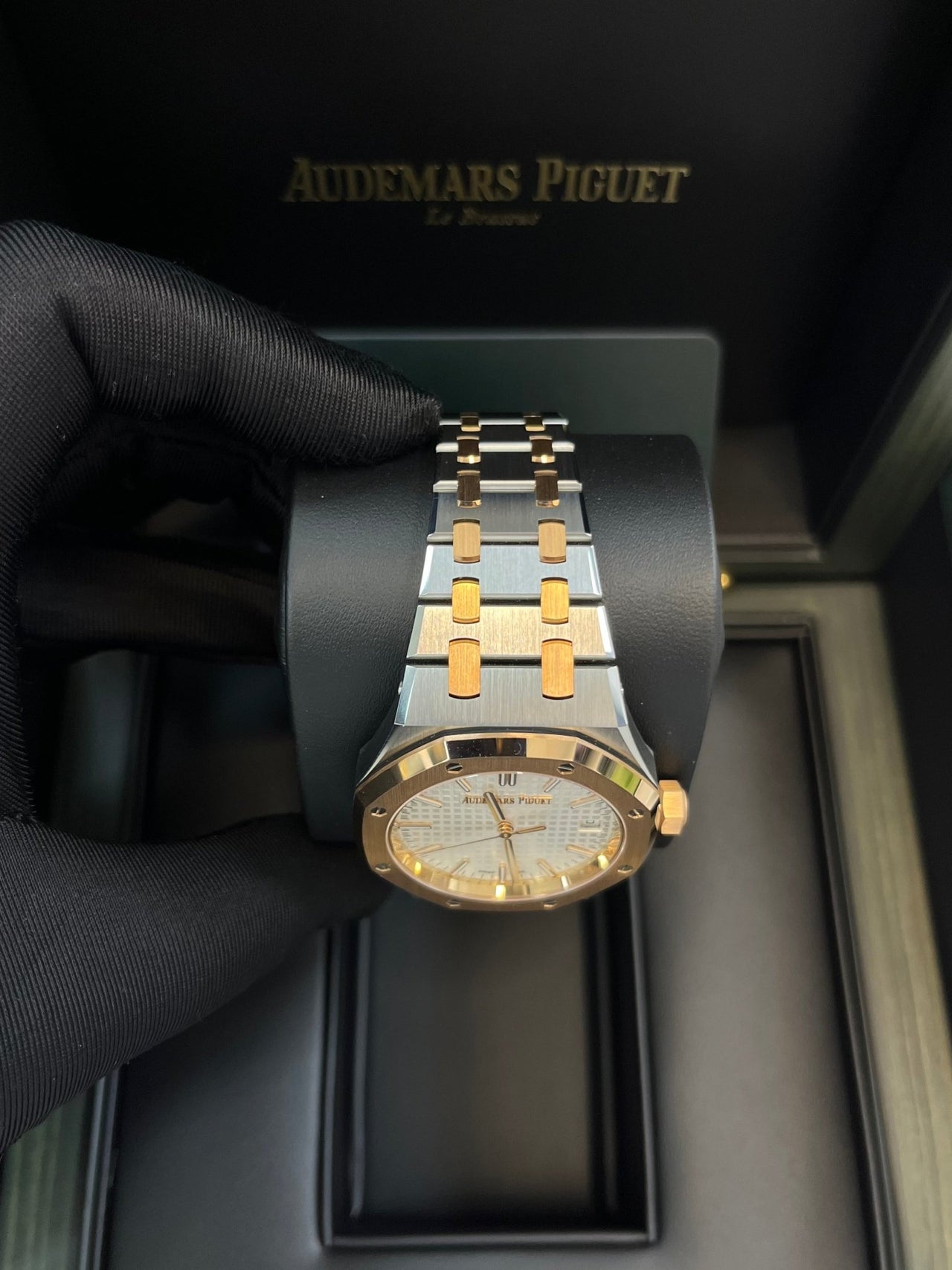 Audemars Piguet Royal Oak Selfwinding "50th Anniversary" 37mm 15550SR.OO.1356SR.01 - WatchesOff5thWatch