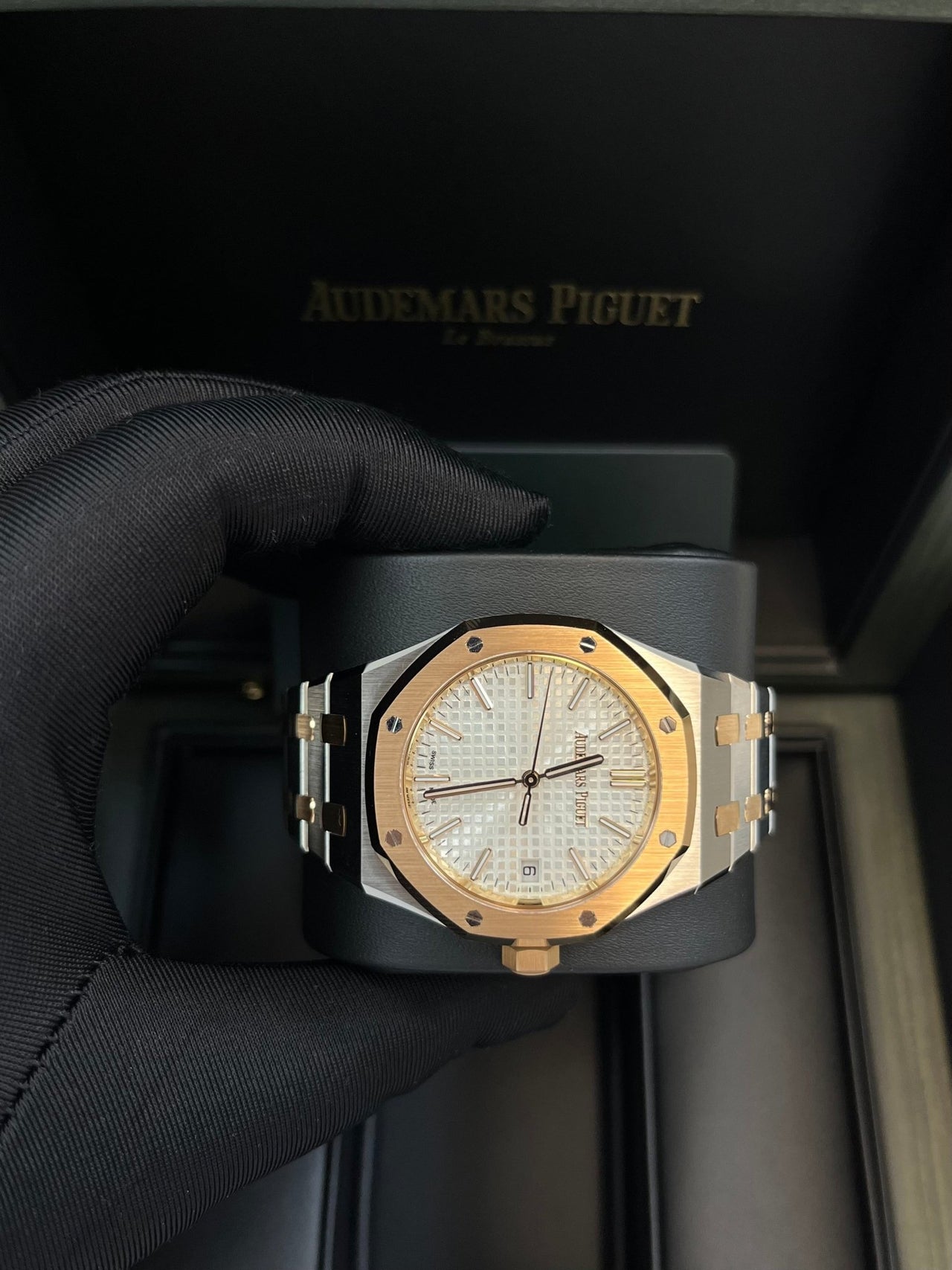 Audemars Piguet Royal Oak Selfwinding "50th Anniversary" 37mm 15550SR.OO.1356SR.01 - WatchesOff5thWatch