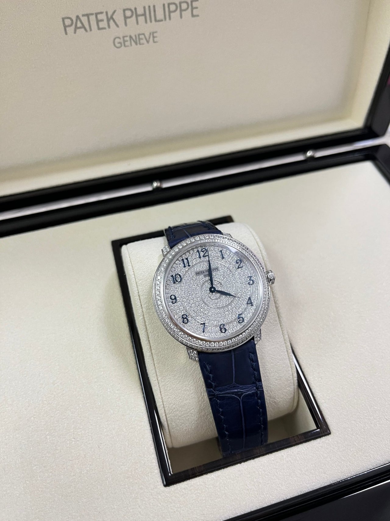Patek Philippe Calatrava 4978/400G - 001 - WatchesOff5th