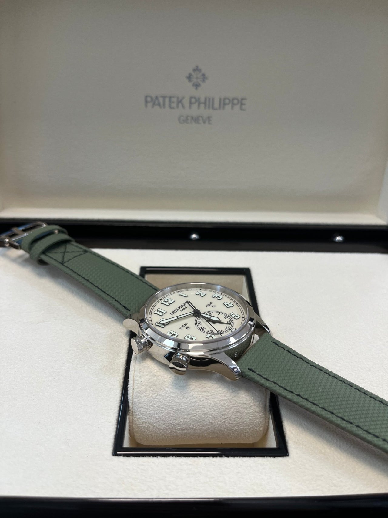 Patek Philippe Calatrava Pilot Travel Time 5524G - 010 - WatchesOff5thWatch