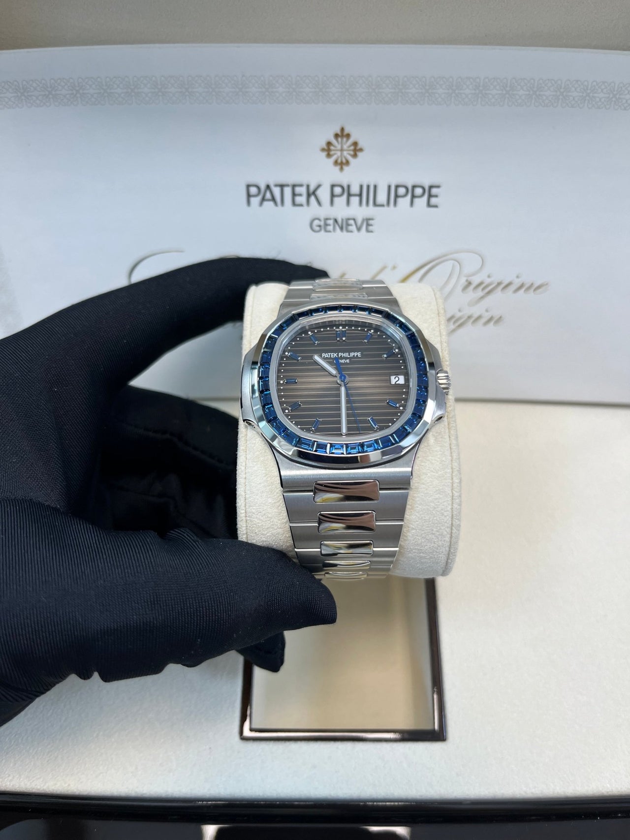Patek Philippe Nautilus Platinum Blue Sapphire 5711/111P - 001 - WatchesOff5thWatch