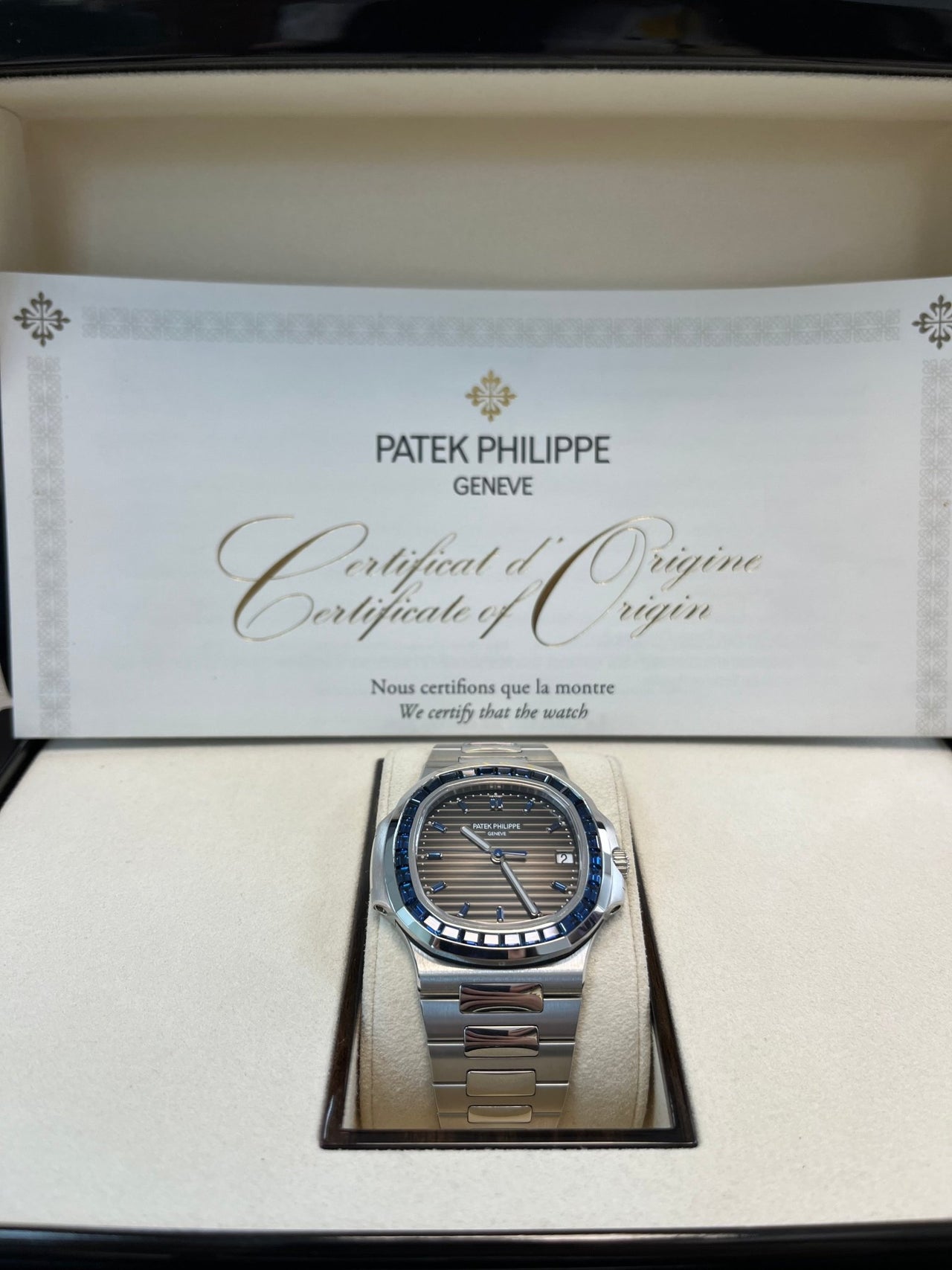 Patek Philippe Nautilus Platinum Blue Sapphire 5711/111P - 001 - WatchesOff5thWatch
