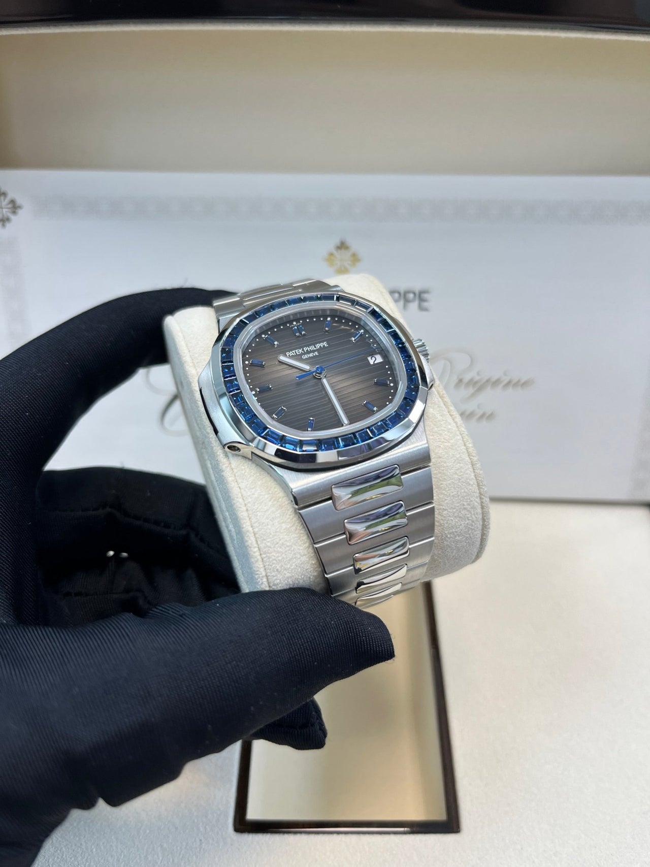 Patek Philippe Nautilus Platinum Blue Sapphire 5711/111P - 001 - WatchesOff5thWatch