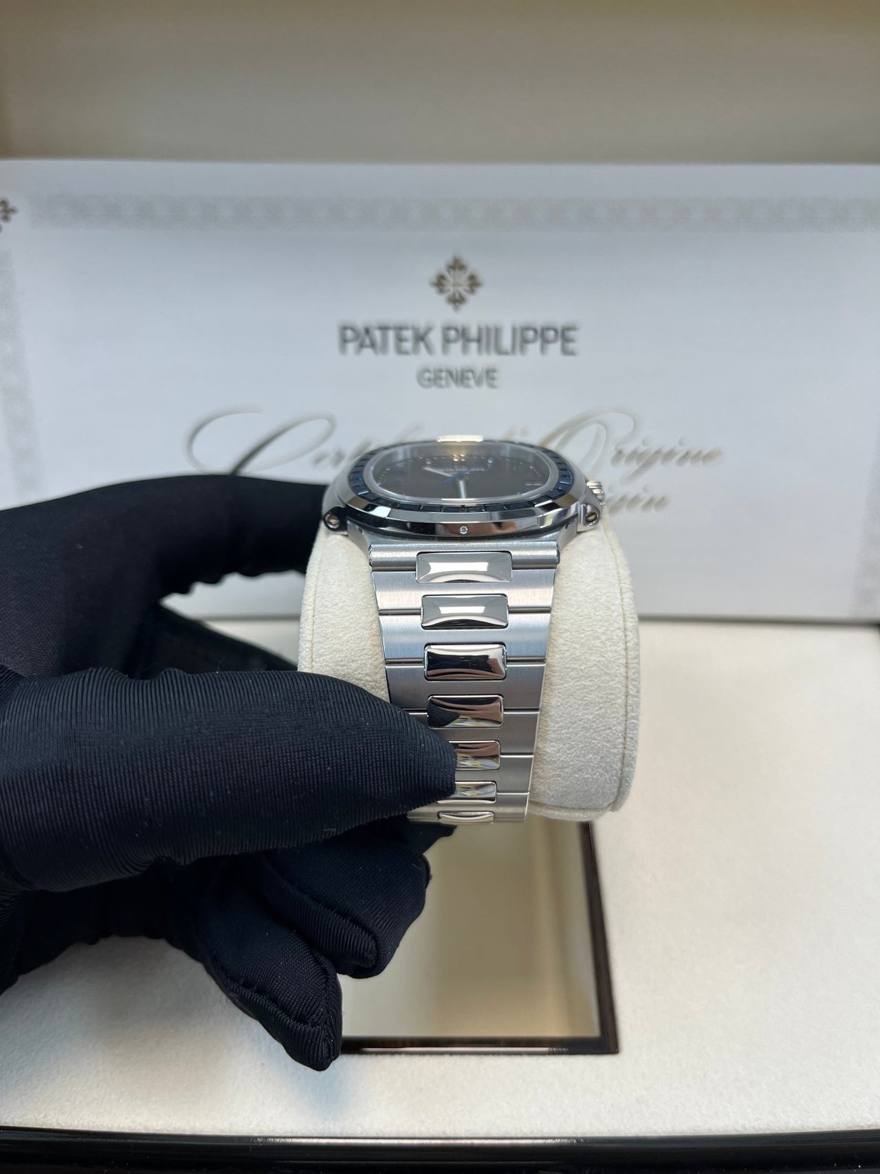 Patek Philippe Nautilus Platinum Blue Sapphire 5711/111P - 001 - WatchesOff5thWatch