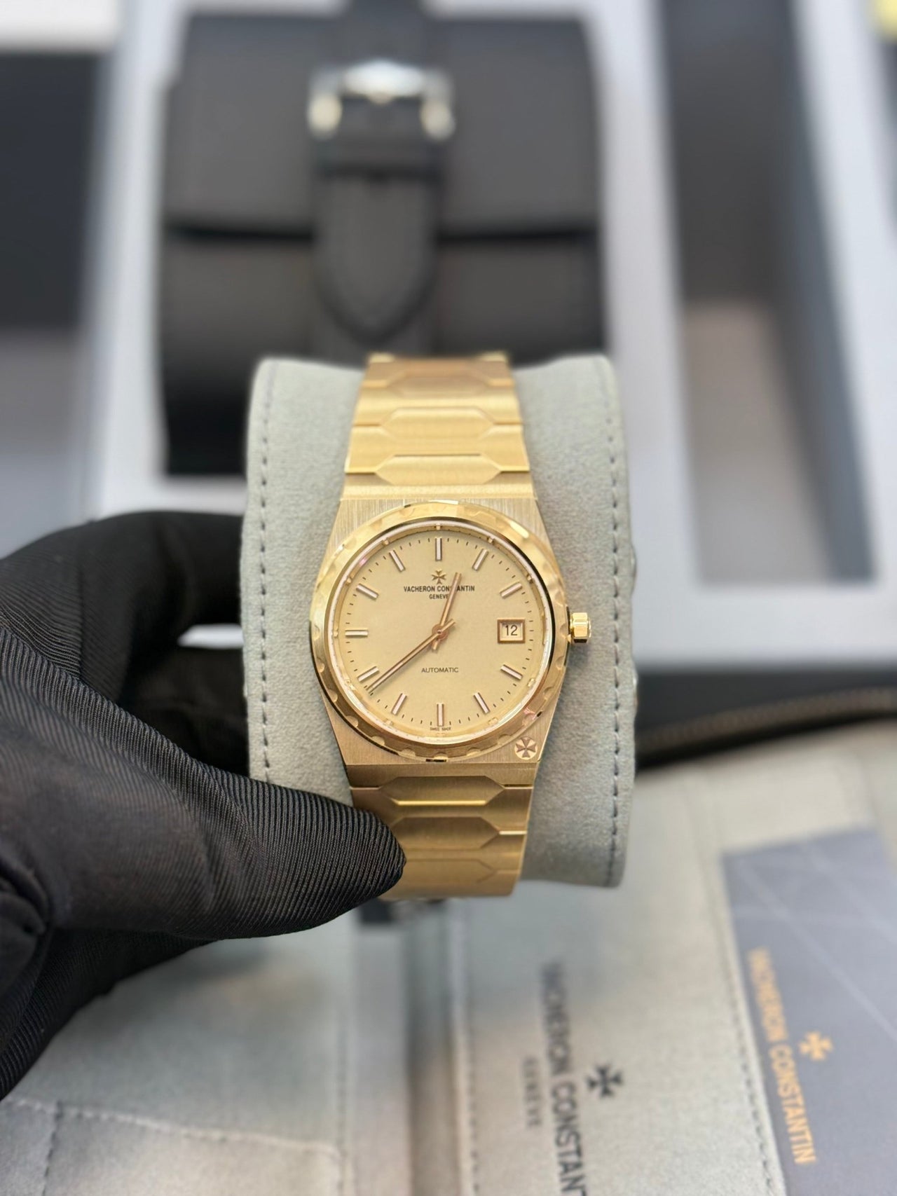 Vacheron Constantin Historiques 222 4200H/222J - B935 37 mm Yellow Gold - WatchesOff5thWatch