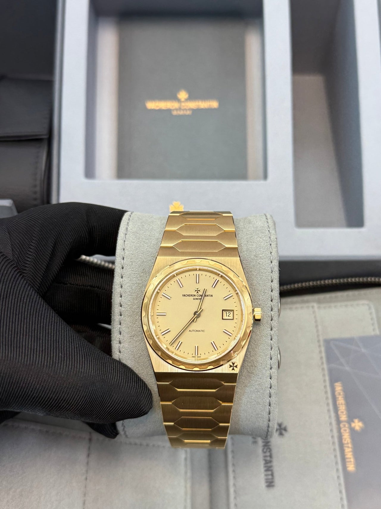 Vacheron Constantin Historiques 222 4200H/222J - B935 37 mm Yellow Gold - WatchesOff5thWatch