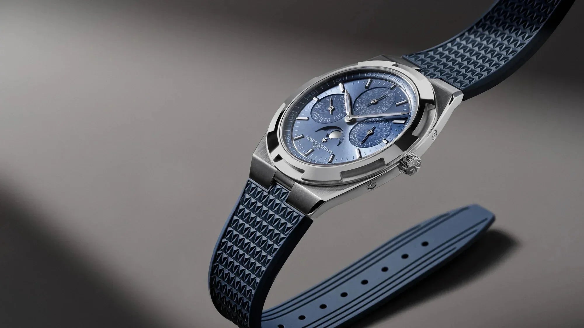 Vacheron Constantin Overseas Perpetual Calendar Ultra-Thin 30th Anniversary: The Azure 4300V/220G-H119 - WatchesOff5th