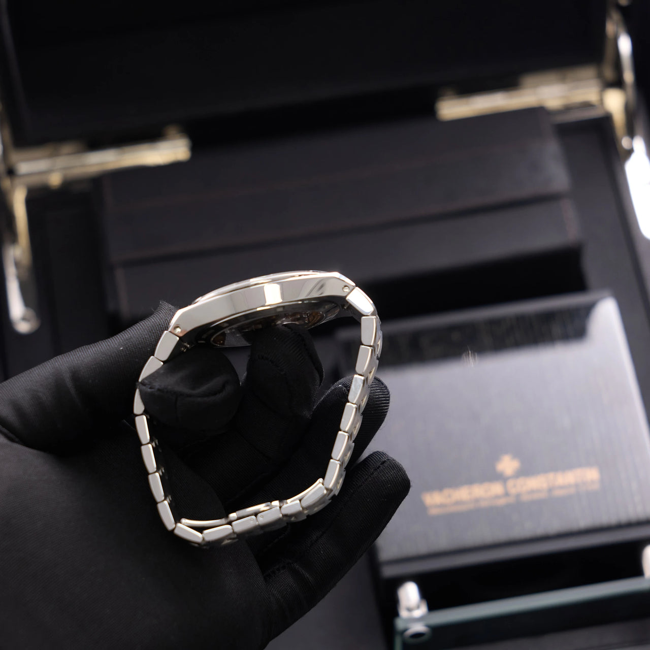 Vacheron Constantin Overseas Tourbillon 42.5mm Stainless Steel Blue Dial (Ref 6000V/110A-B544) - case profile opposite the crown over the box