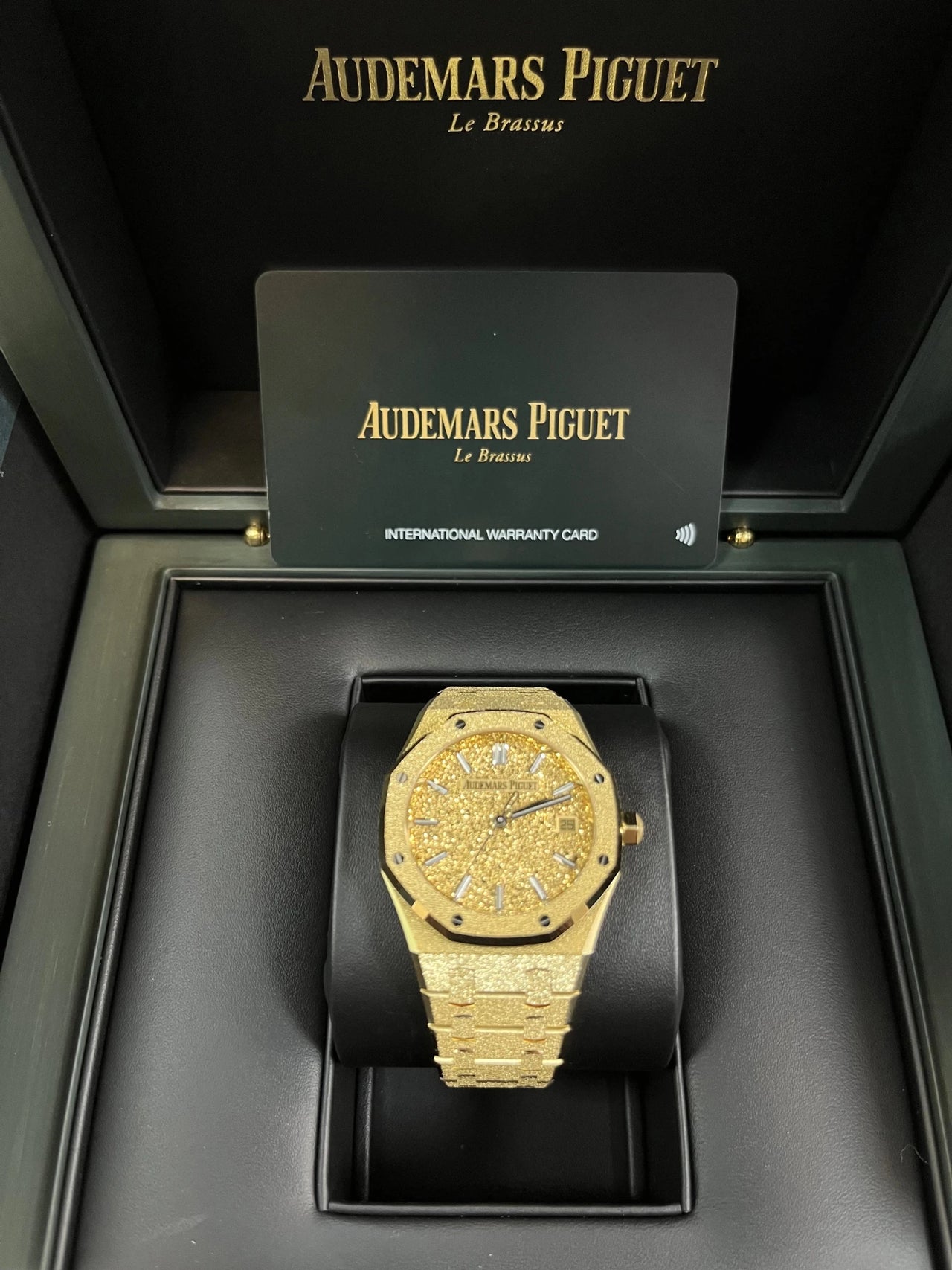 Audemars Piguet Royal Oak Frosted Gold Selfwinding 34mm Yellow Gold 77450BA.GG.1361BA.01 - WatchesOff5thWatch