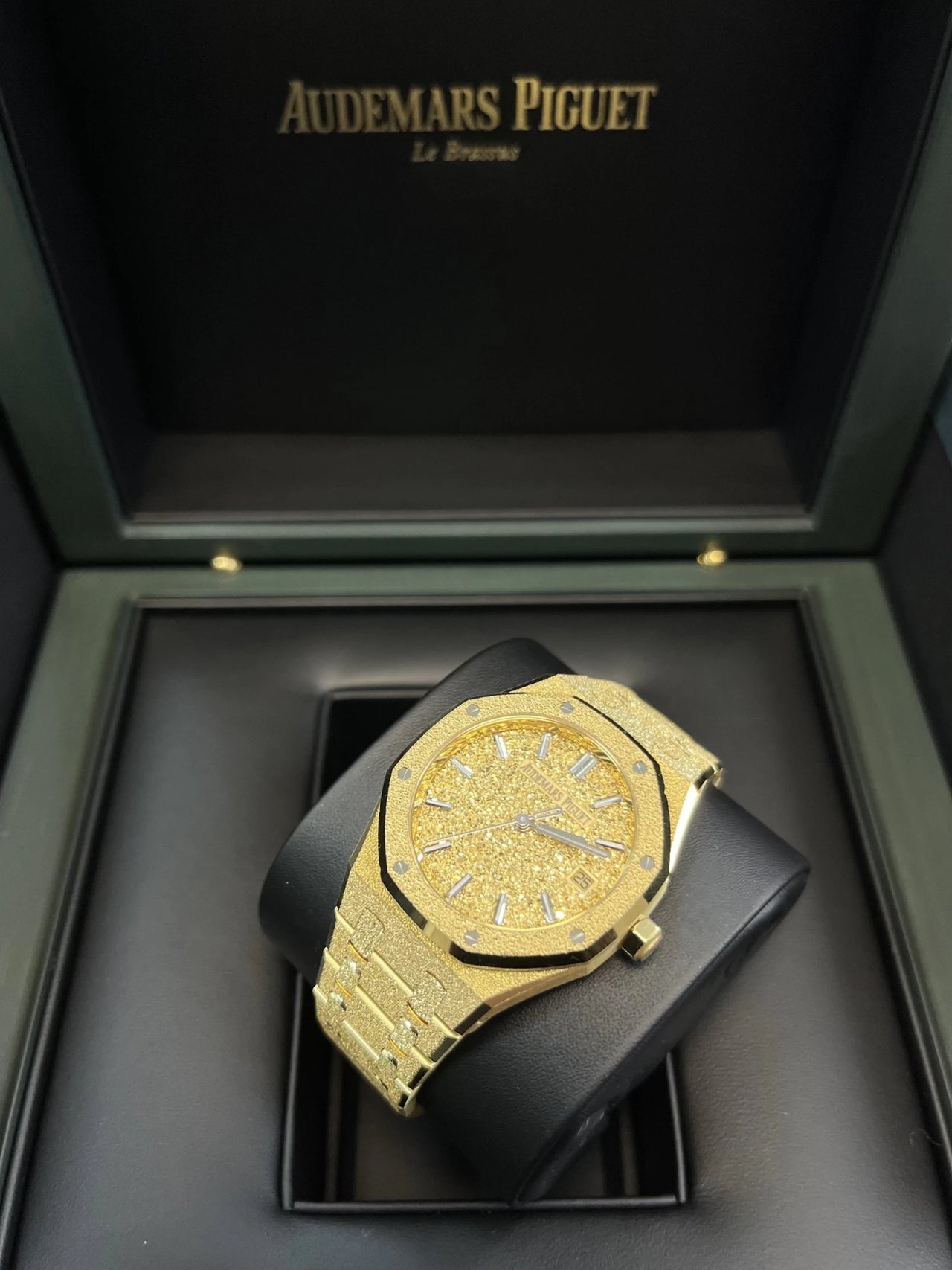 Audemars Piguet Royal Oak Frosted Gold Selfwinding 34mm Yellow Gold 77450BA.GG.1361BA.01 - WatchesOff5thWatch