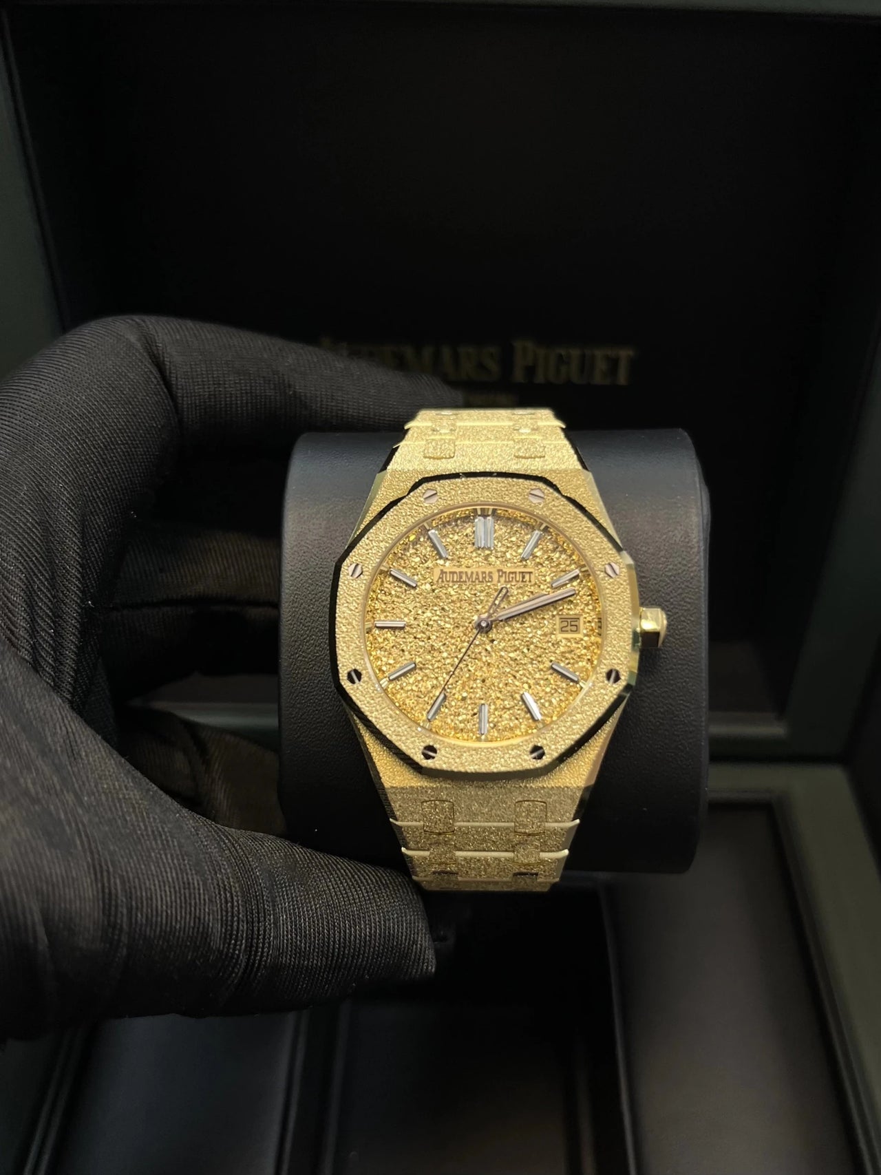 Audemars Piguet Royal Oak Frosted Gold Selfwinding 34mm Yellow Gold 77450BA.GG.1361BA.01 - WatchesOff5thWatch