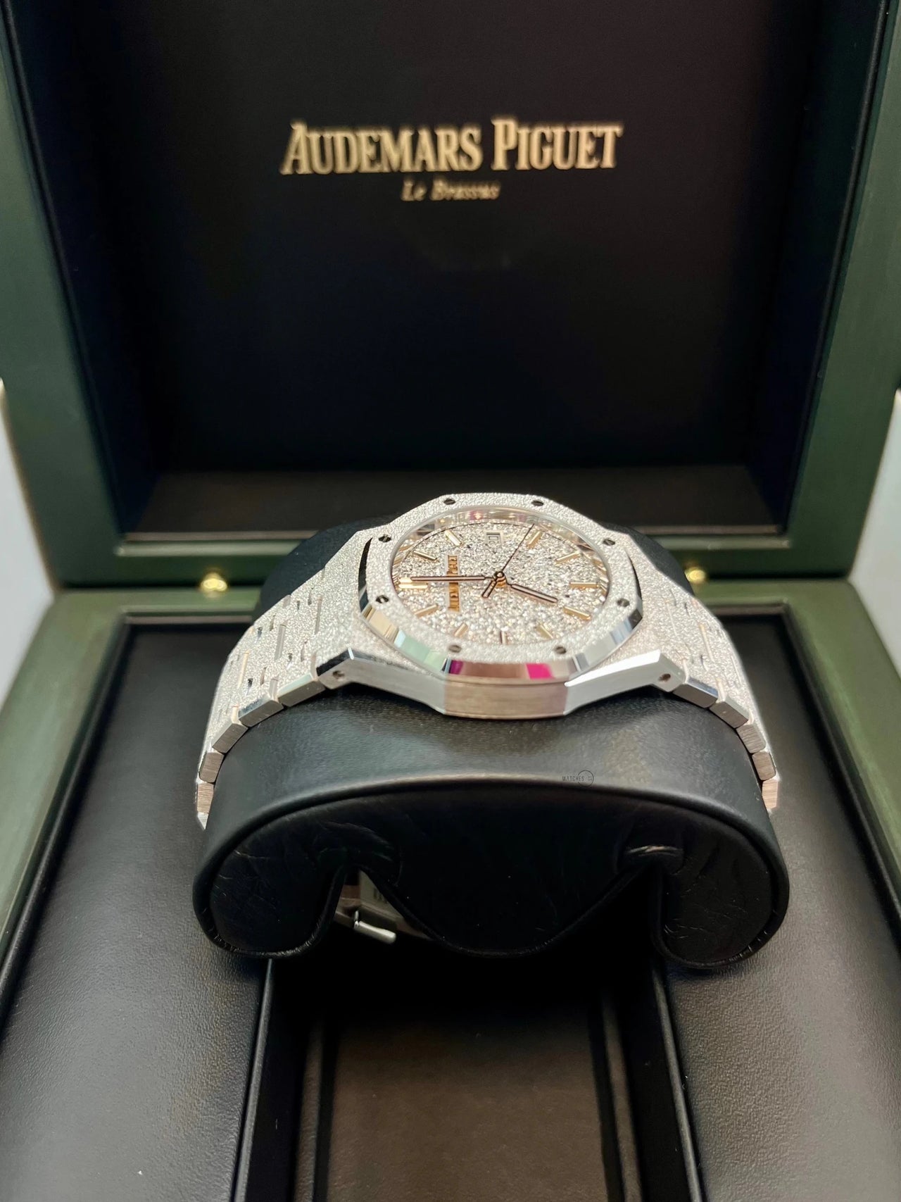 Audemars Piguet Royal Oak Frosted Gold Selfwinding 77450BC.GG.1361BC.01 - WatchesOff5thWatch