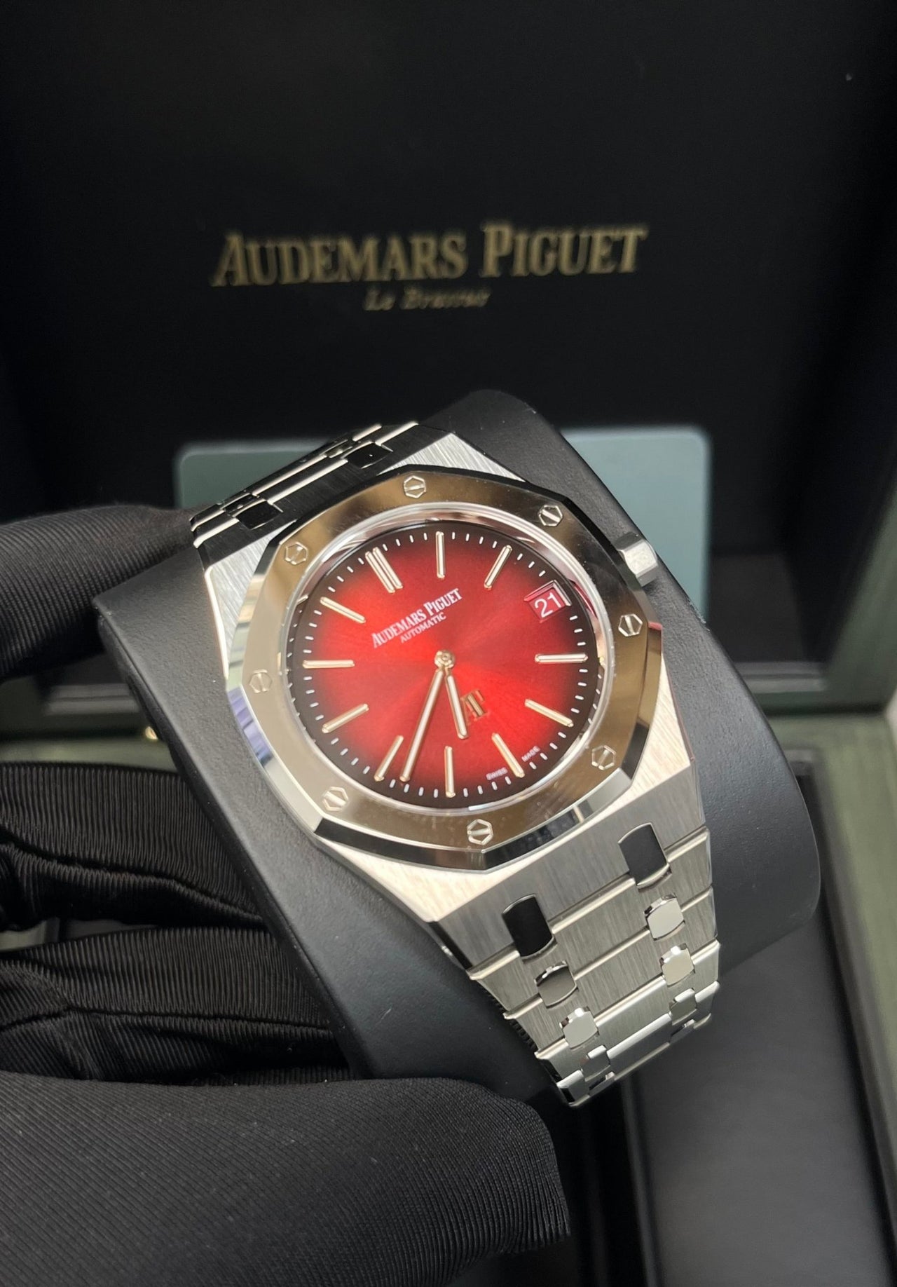 Audemars Piguet Royal Oak Jumbo Extra - thin Burgundy 16202XT.OO.1240XT.01 - WatchesOff5thWatch