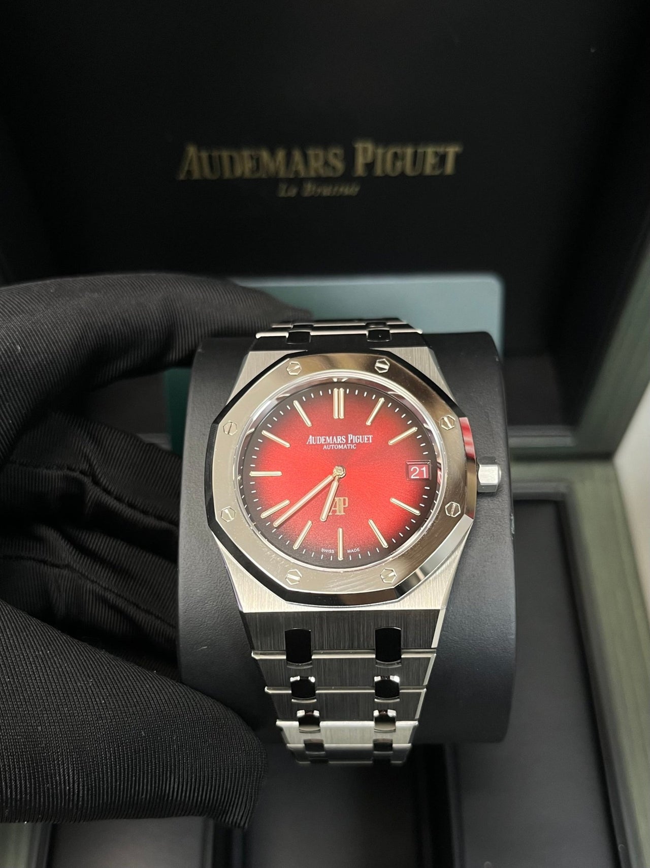 Audemars Piguet Royal Oak Jumbo Extra - thin Burgundy 16202XT.OO.1240XT.01 - WatchesOff5thWatch