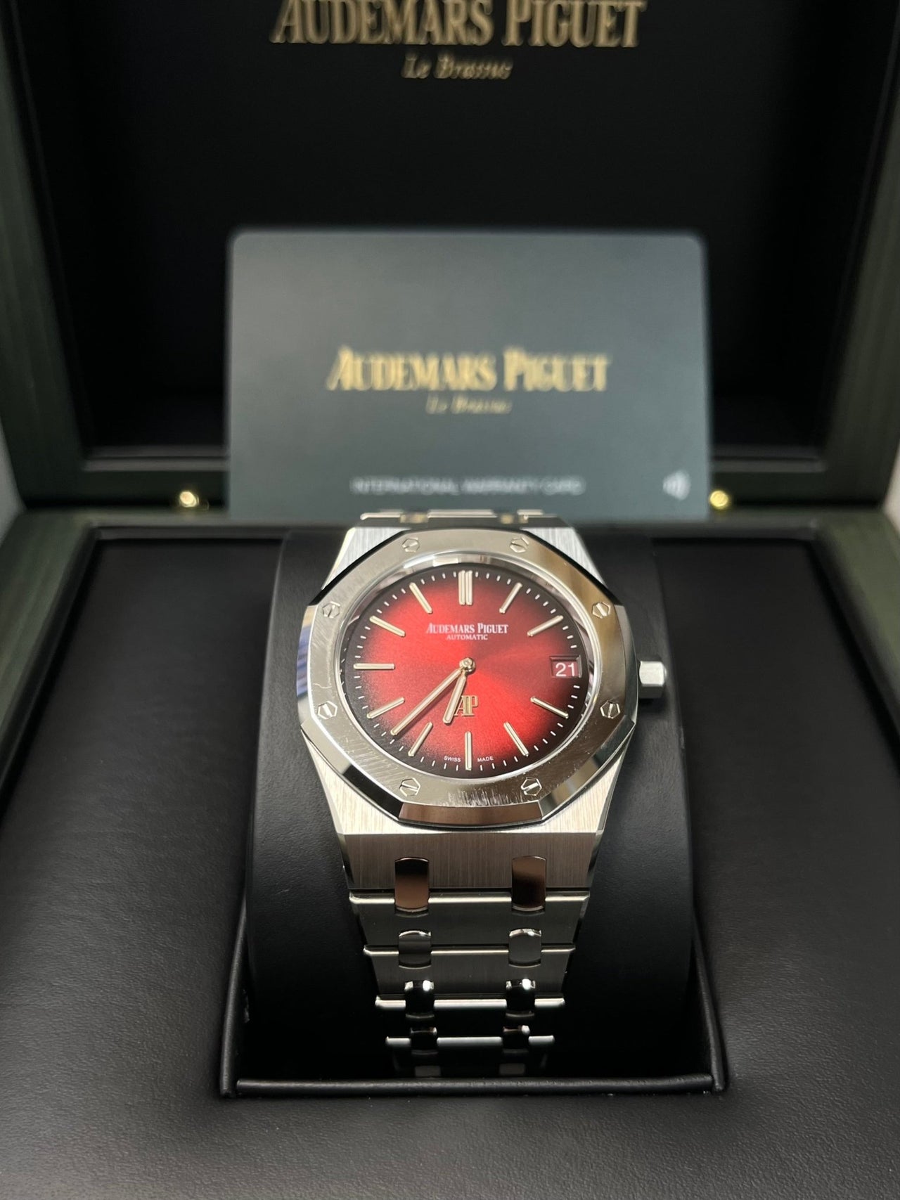 Audemars Piguet Royal Oak Jumbo Extra - thin Burgundy 16202XT.OO.1240XT.01 - WatchesOff5thWatch