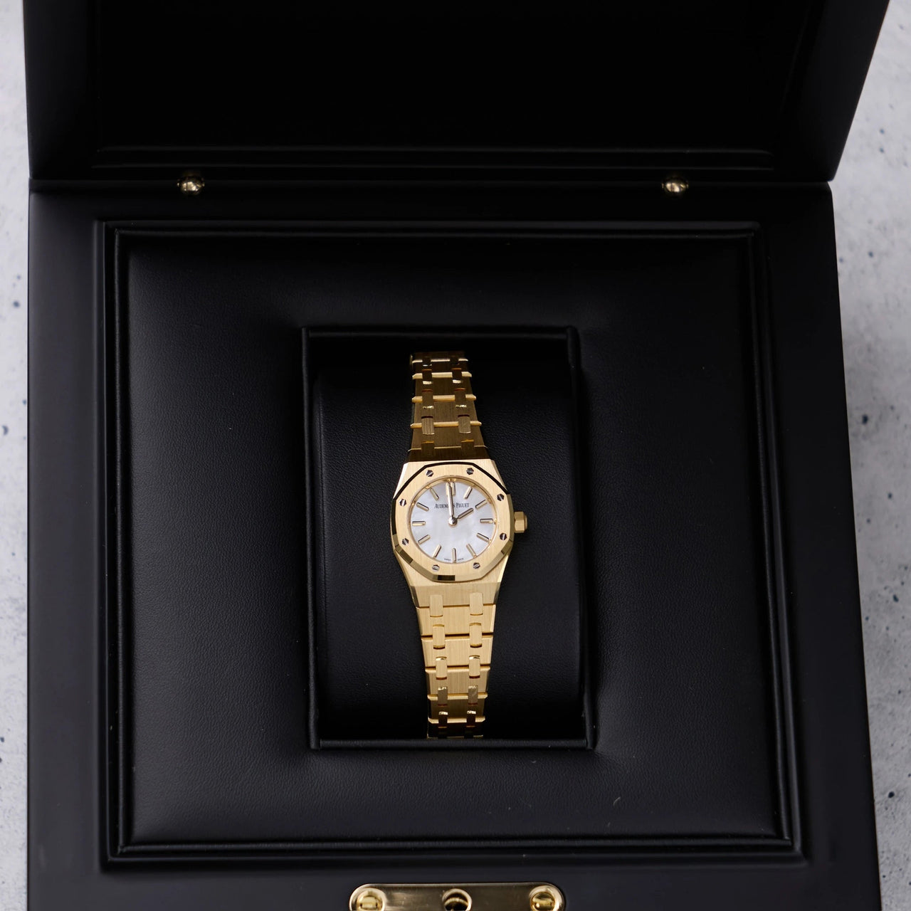 Audemars Piguet Royal Oak Mini Quartz 23mm 18K Yellow Gold White Mother of Pearl Dial (Ref 67630BA.OO.1312BA.03) - WatchesOff5thWatch