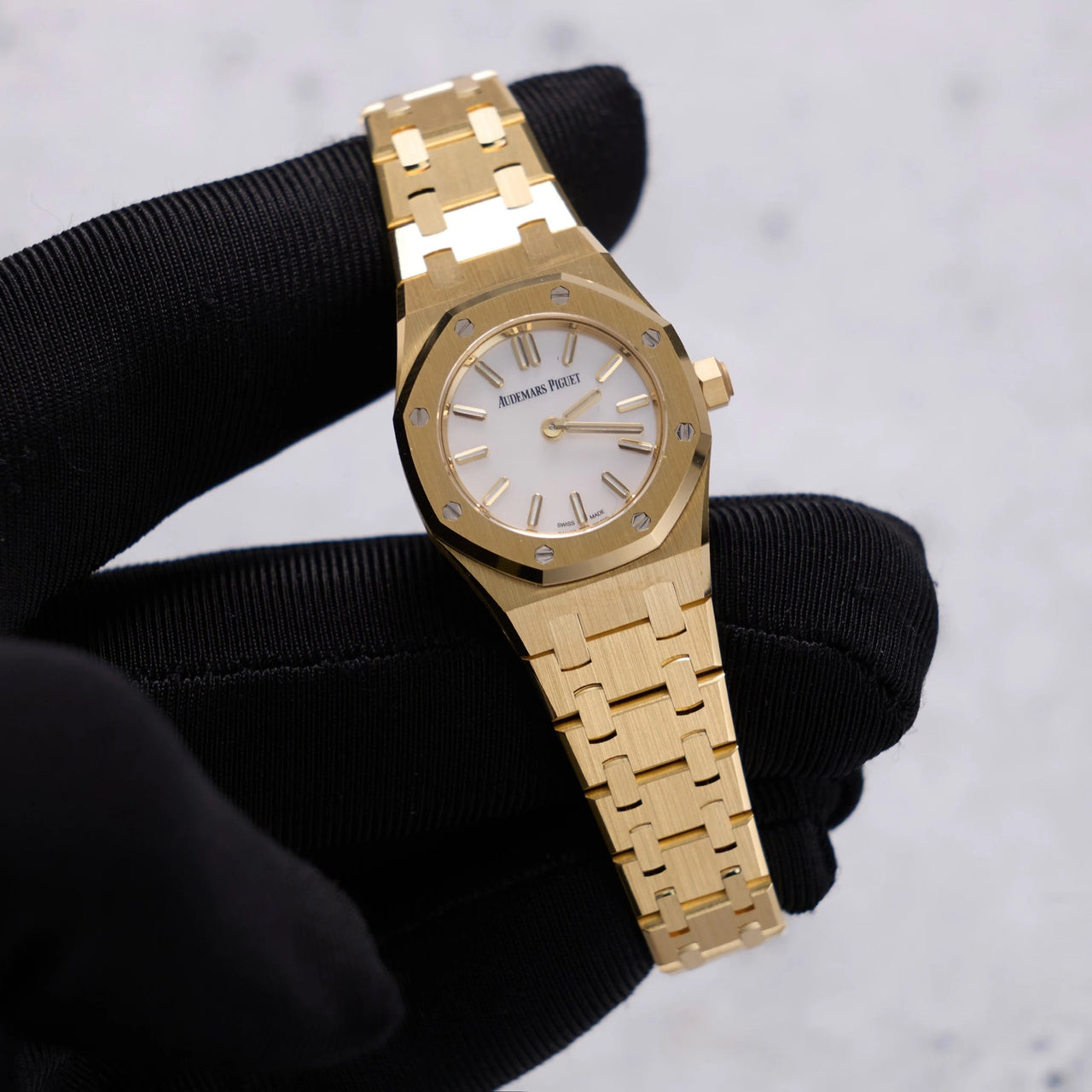 Audemars Piguet Royal Oak Mini Quartz 23mm 18K Yellow Gold White Mother of Pearl Dial (Ref 67630BA.OO.1312BA.03) - WatchesOff5thWatch