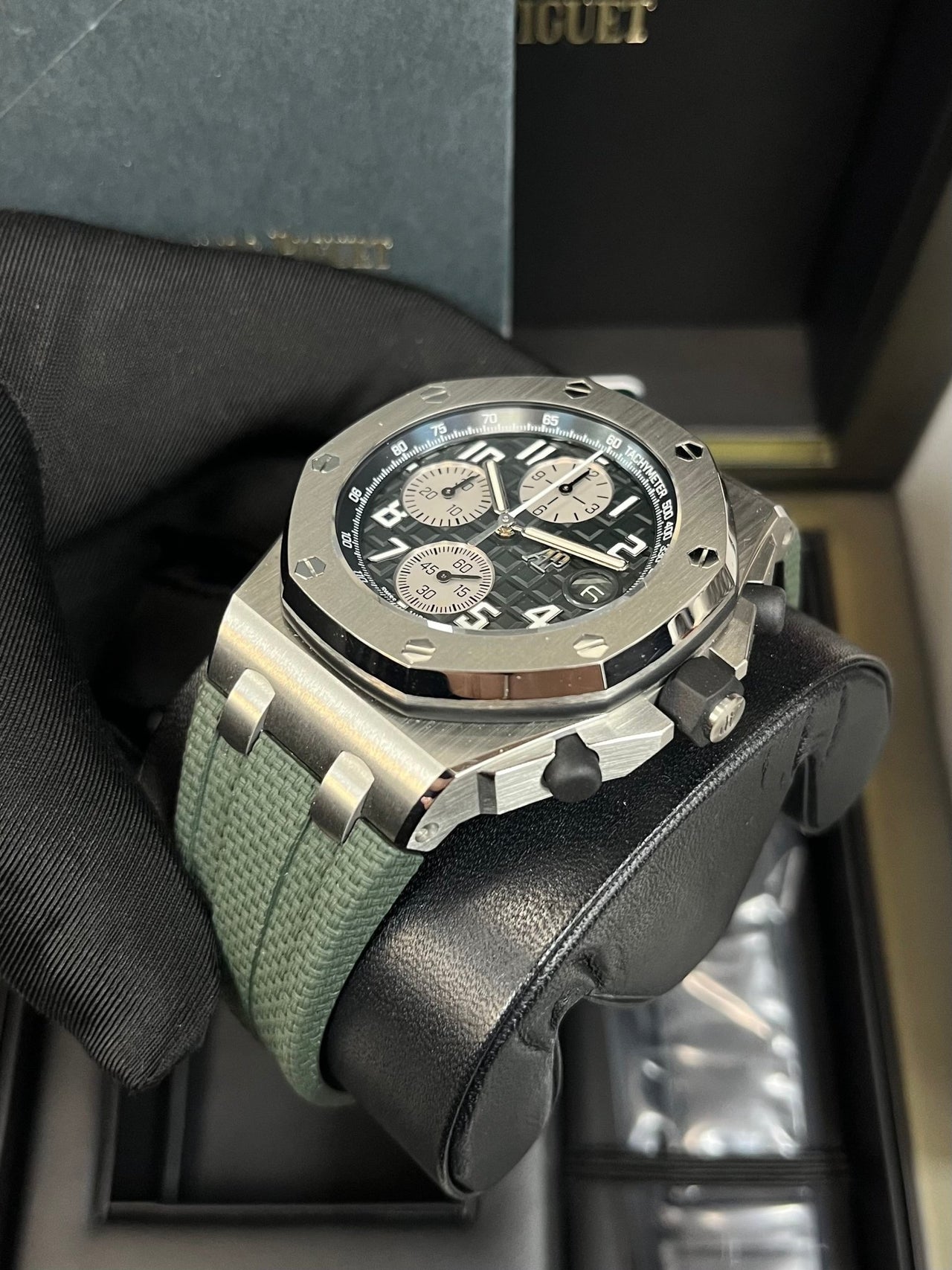 Audemars Piguet ROYAL OAK OFFSHORE SELFWINDING CHRONOGRAPH (Ref# 26238TI.OO.A056CA.01) - WatchesOff5thWatch