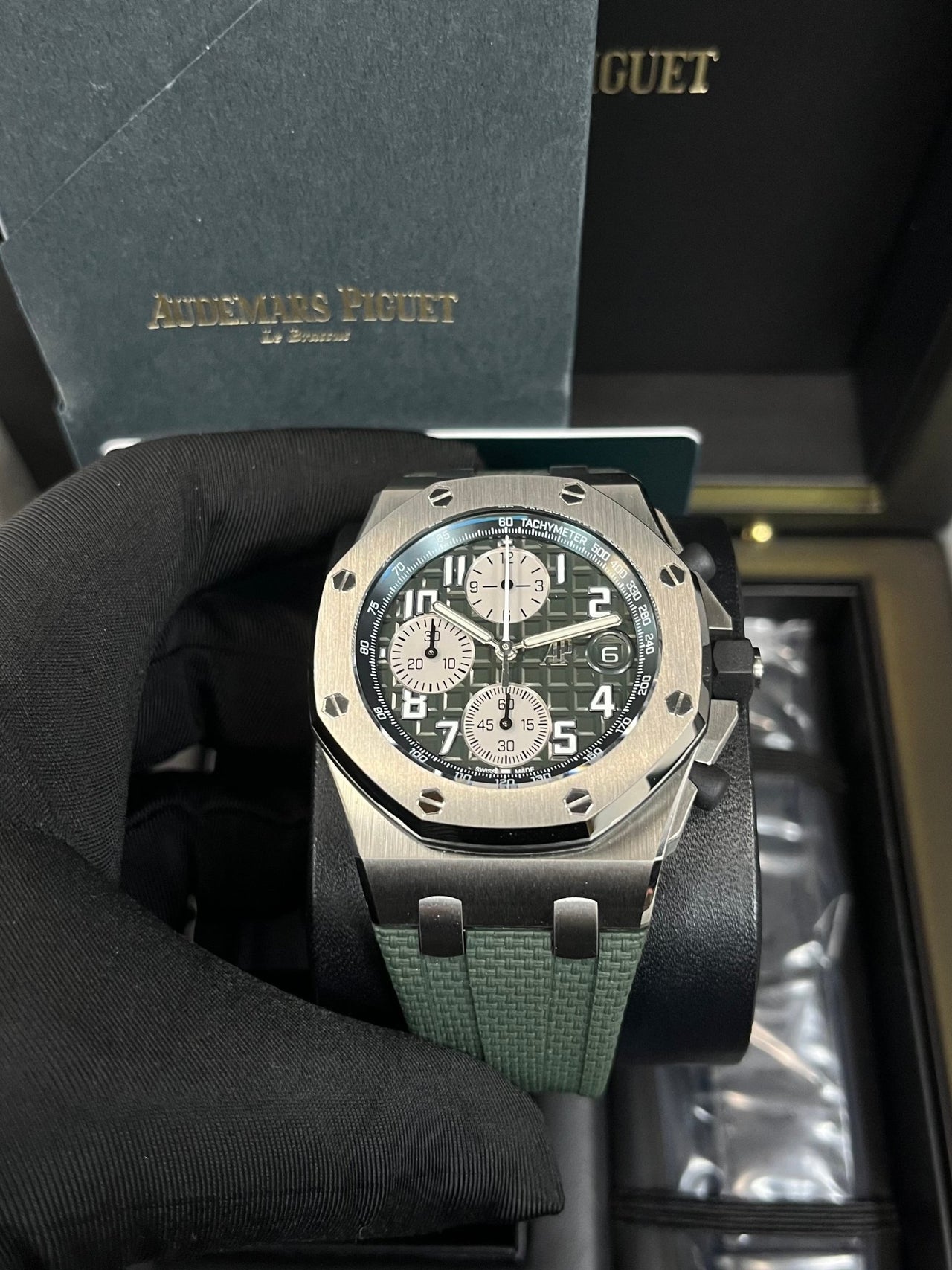 Audemars Piguet ROYAL OAK OFFSHORE SELFWINDING CHRONOGRAPH (Ref# 26238TI.OO.A056CA.01) - WatchesOff5thWatch