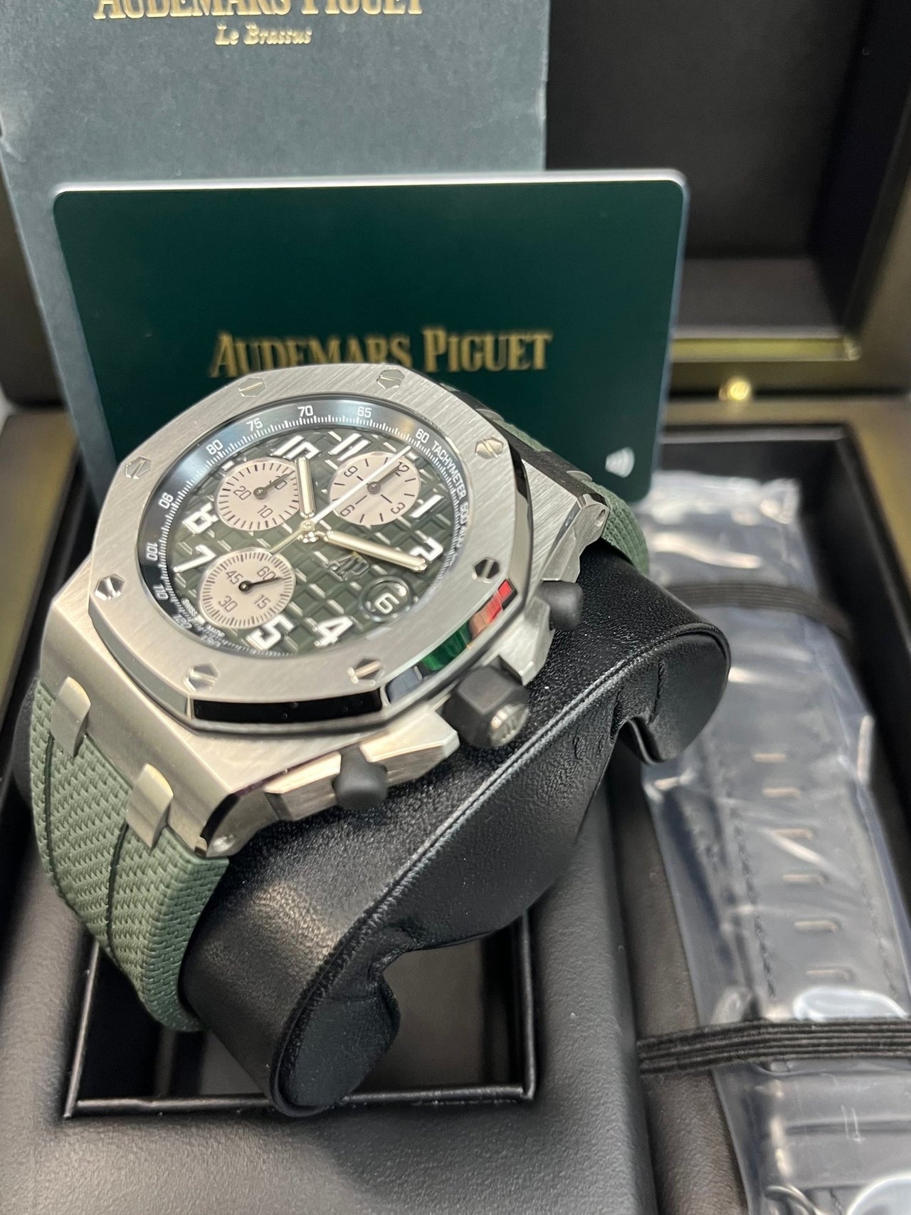 Audemars Piguet ROYAL OAK OFFSHORE SELFWINDING CHRONOGRAPH (Ref# 26238TI.OO.A056CA.01) - WatchesOff5thWatch