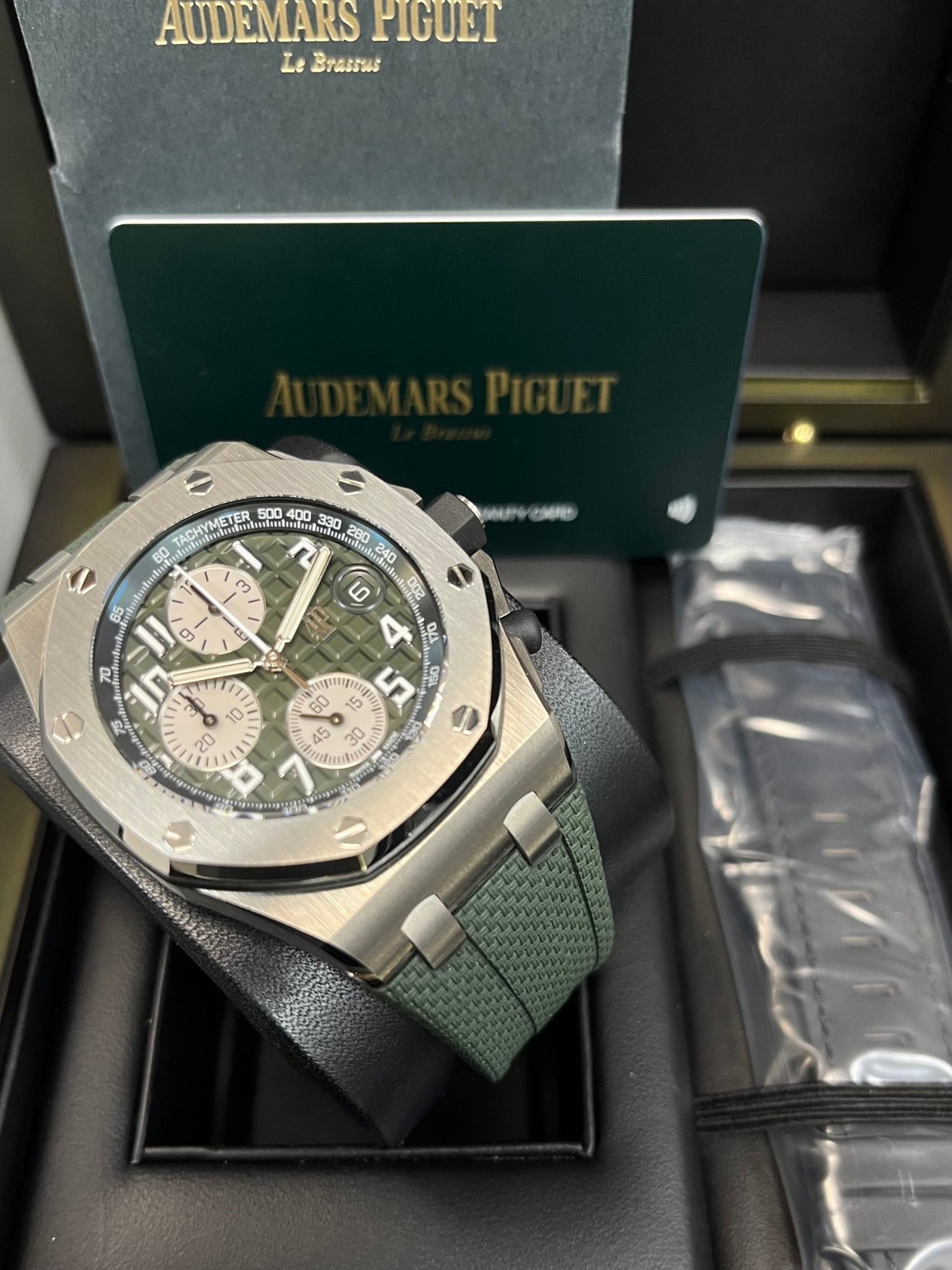 Audemars Piguet ROYAL OAK OFFSHORE SELFWINDING CHRONOGRAPH (Ref# 26238TI.OO.A056CA.01) - WatchesOff5thWatch