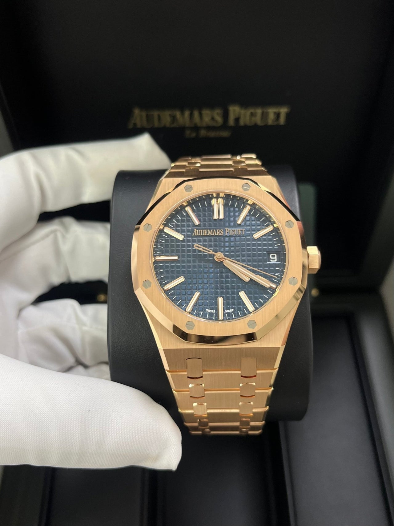 Audemars Piguet Royal Oak Selfwinding 2023 Release ROYAL OAK SELFWINDING Rose Gold Blue Dial 41mm 15510OR.OO.1320OR.03 - WatchesOff5thWatch