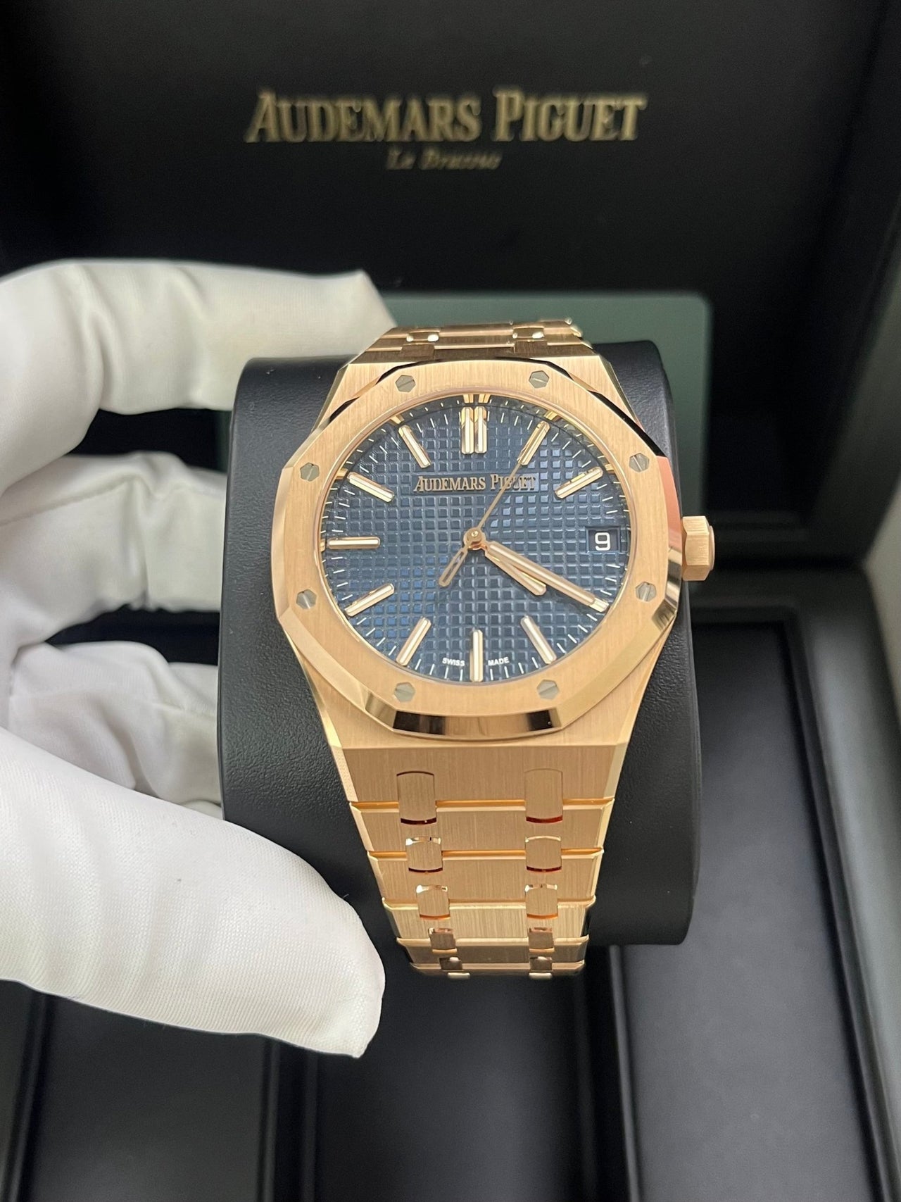 Audemars Piguet Royal Oak Selfwinding 2023 Release ROYAL OAK SELFWINDING Rose Gold Blue Dial 41mm 15510OR.OO.1320OR.03 - WatchesOff5thWatch