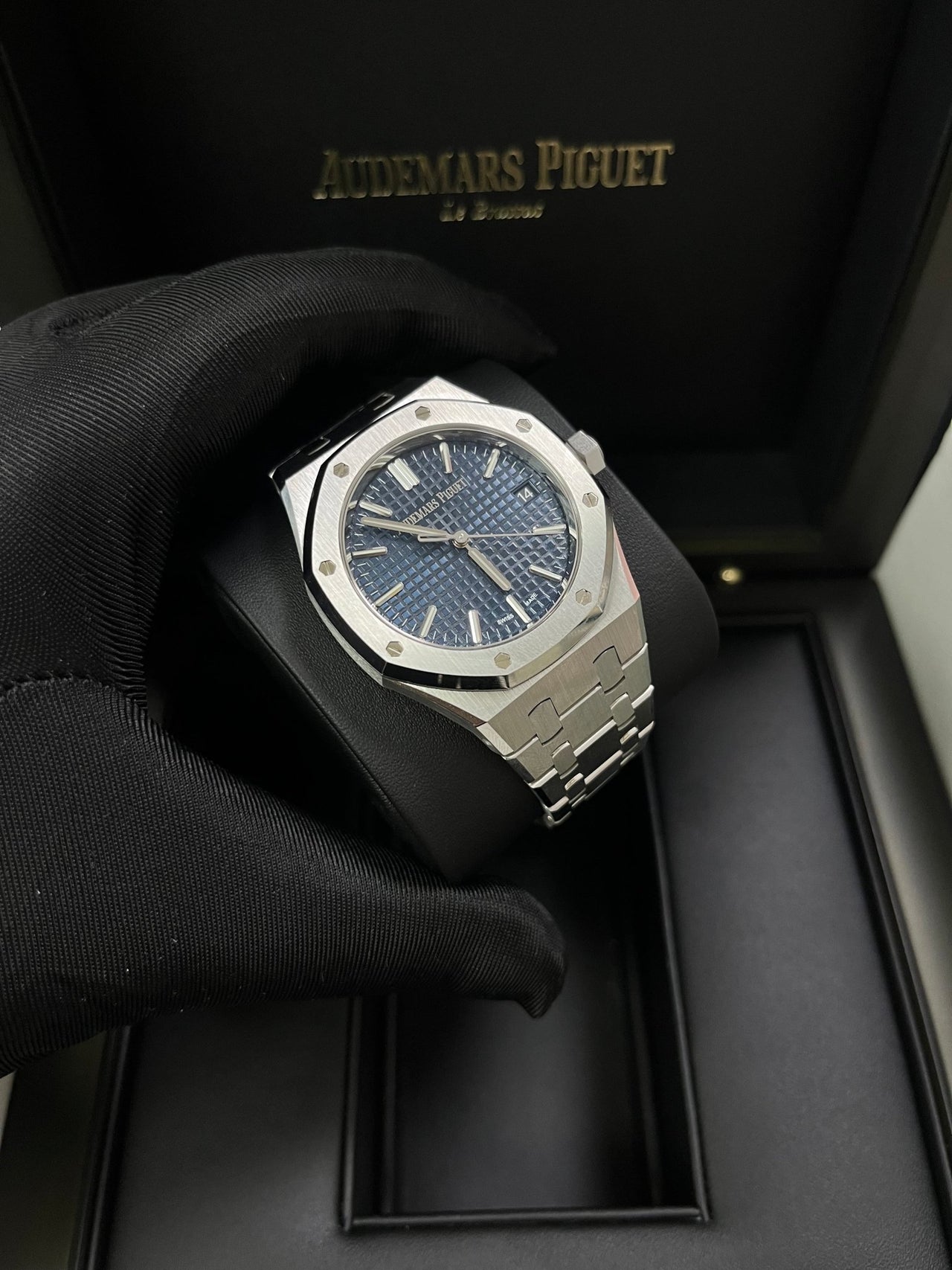 Audemars Piguet Royal Oak Selfwinding 37mm Stainless Steel Blue Dial 15550ST.OO.1356ST.06 - WatchesOff5th