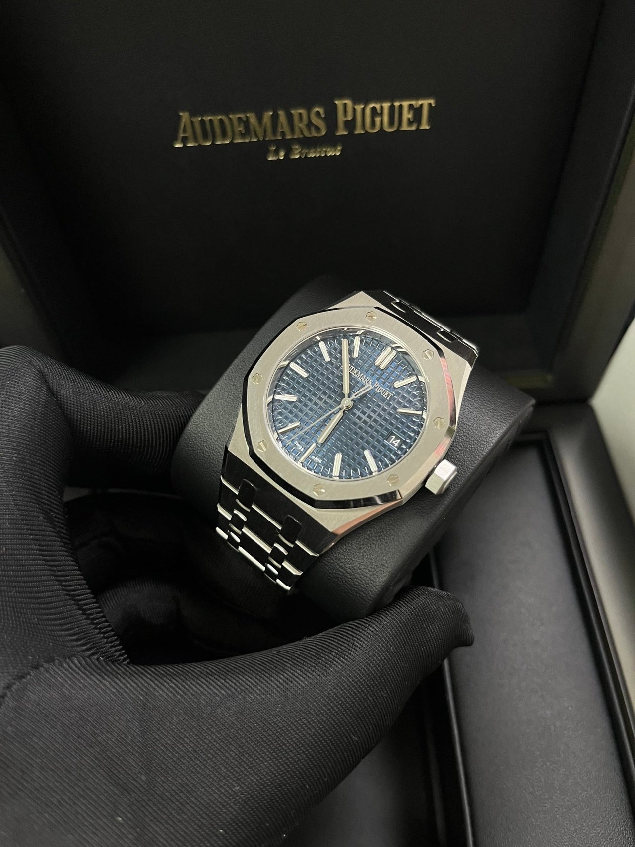 Audemars Piguet Royal Oak Selfwinding 37mm Stainless Steel Blue Dial 15550ST.OO.1356ST.06 - WatchesOff5th