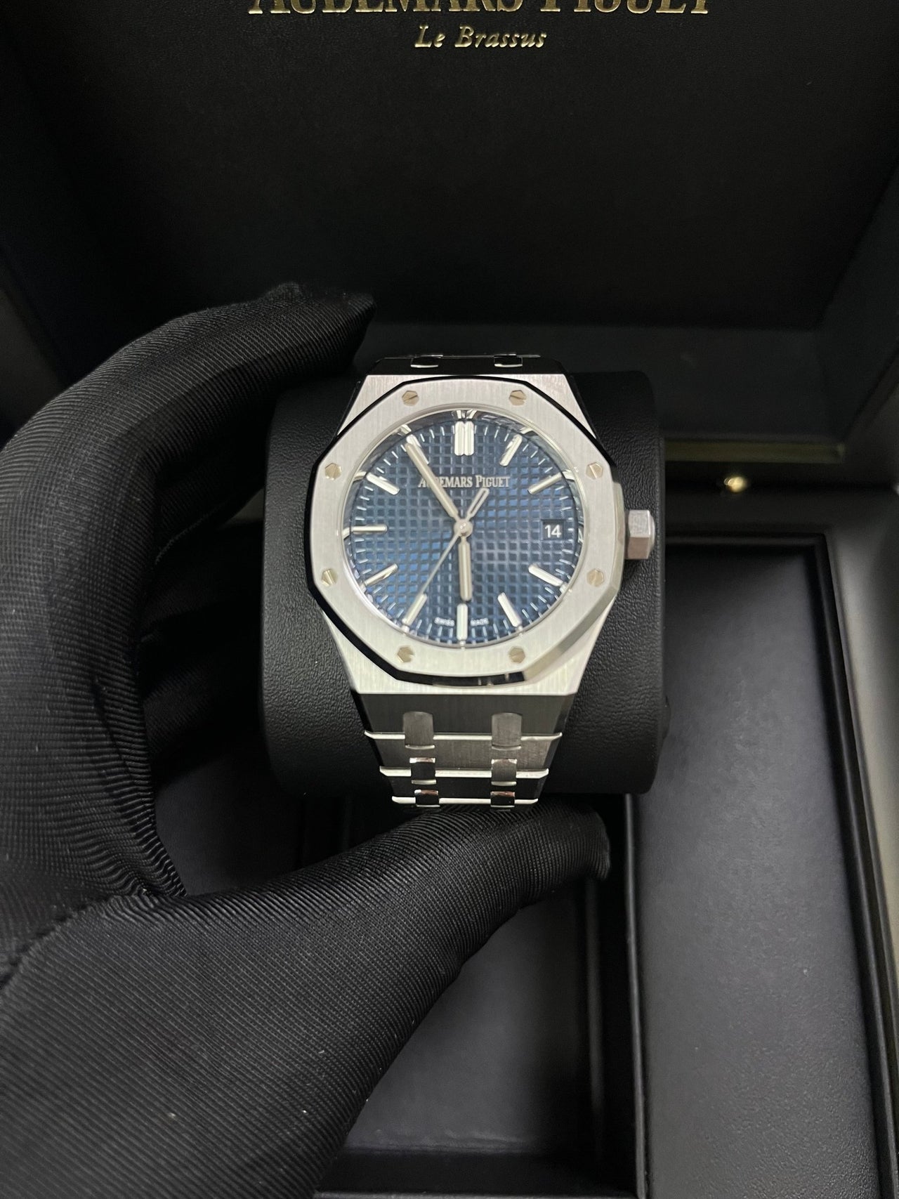 Audemars Piguet Royal Oak Selfwinding 37mm Stainless Steel Blue Dial 15550ST.OO.1356ST.06 - WatchesOff5th