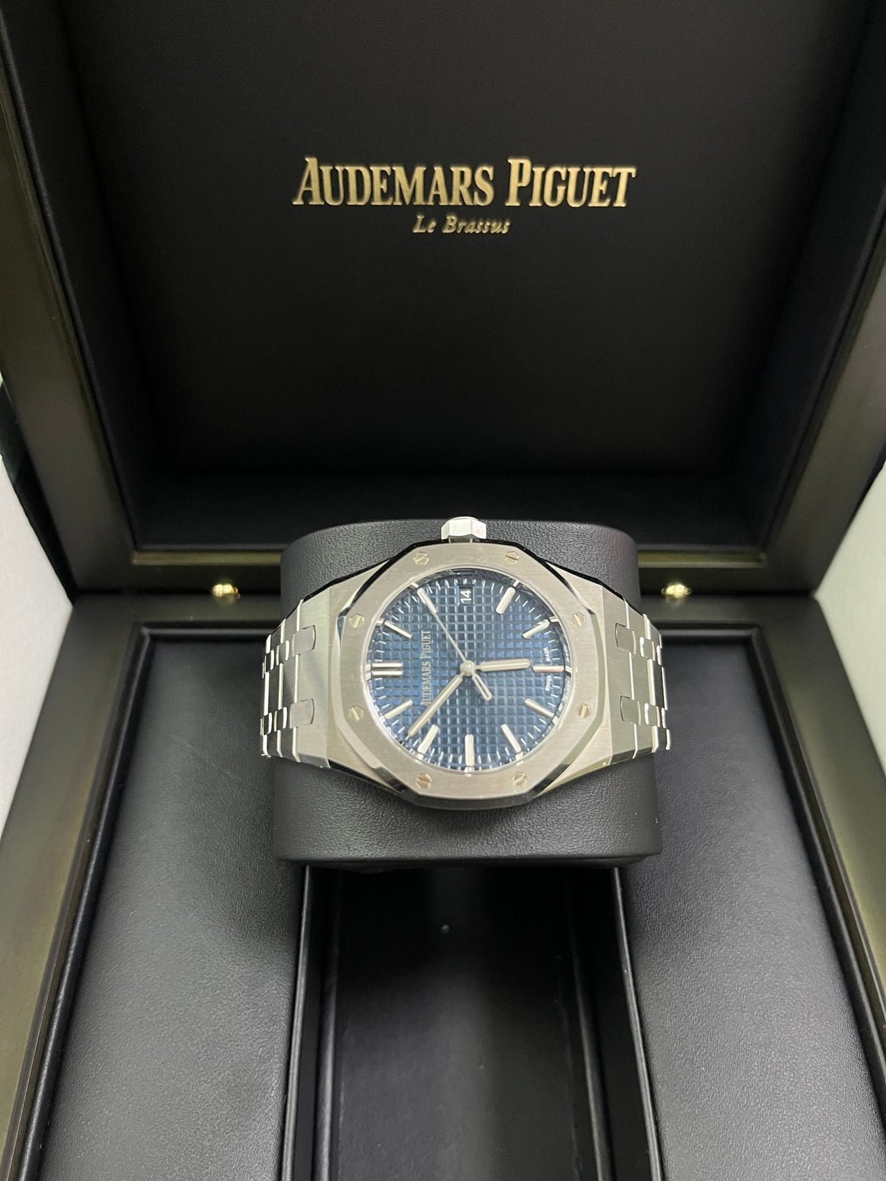 Audemars Piguet Royal Oak Selfwinding 37mm Stainless Steel Blue Dial 15550ST.OO.1356ST.06 - WatchesOff5th