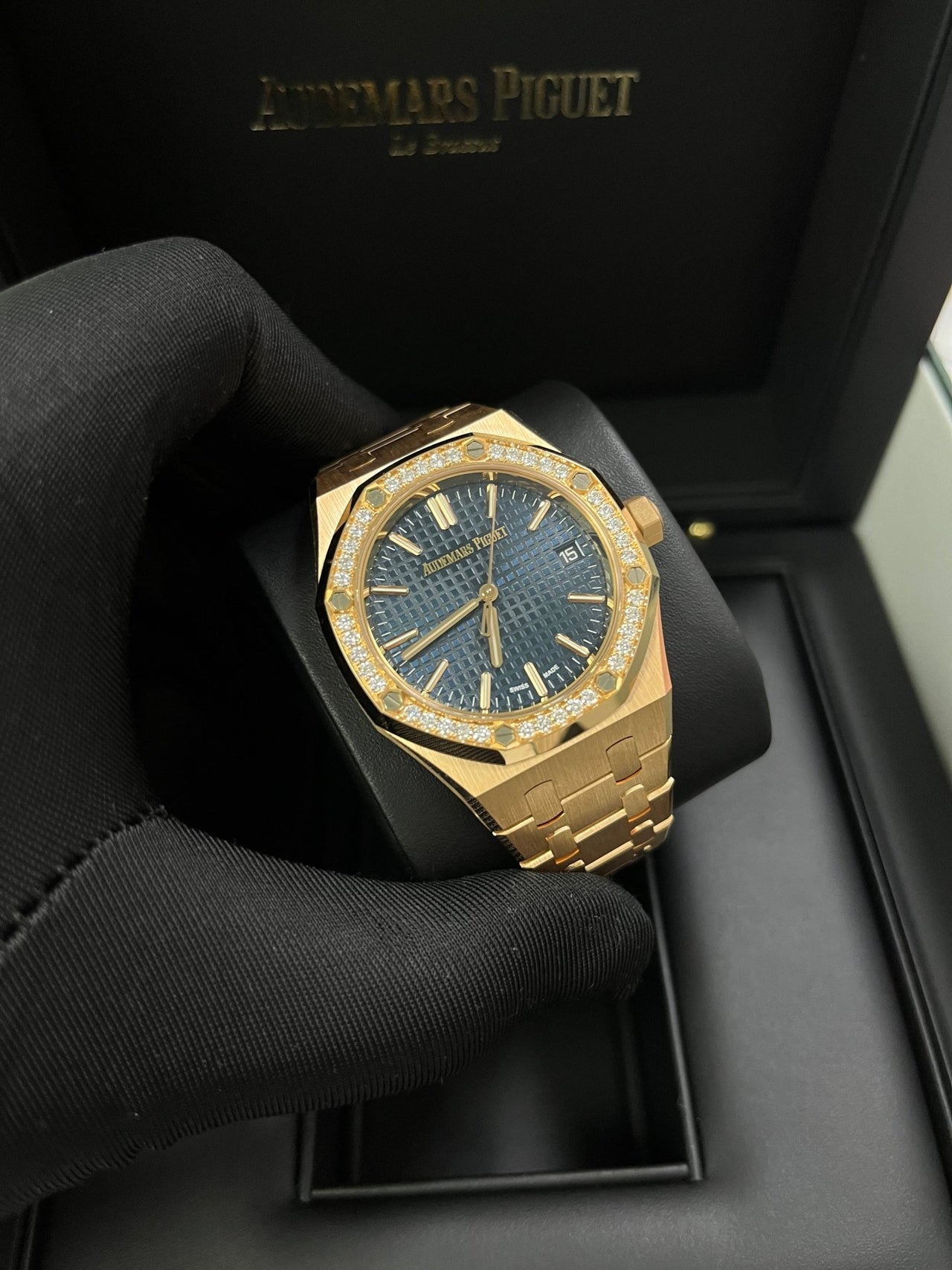 Audemars Piguet Royal Oak Selfwinding 50th Anniversary Blue Dial 15551OR.ZZ.1356OR.02 - WatchesOff5thWatch