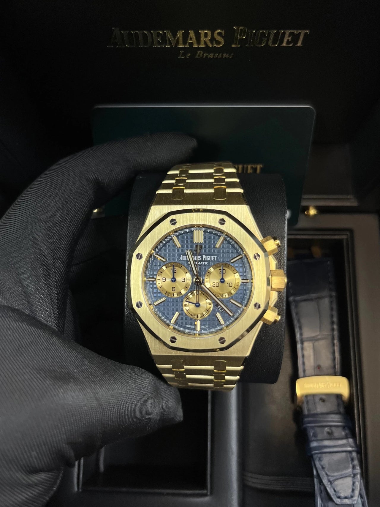 Audemars Piguet Royal Oak Selfwinding Chronograph 41mm/ 18k Yellow Gold/ Blue Dial/ Yellow Sub - Dials (Ref  26331BA.OO.1220BA.01) - WatchesOff5thWatch